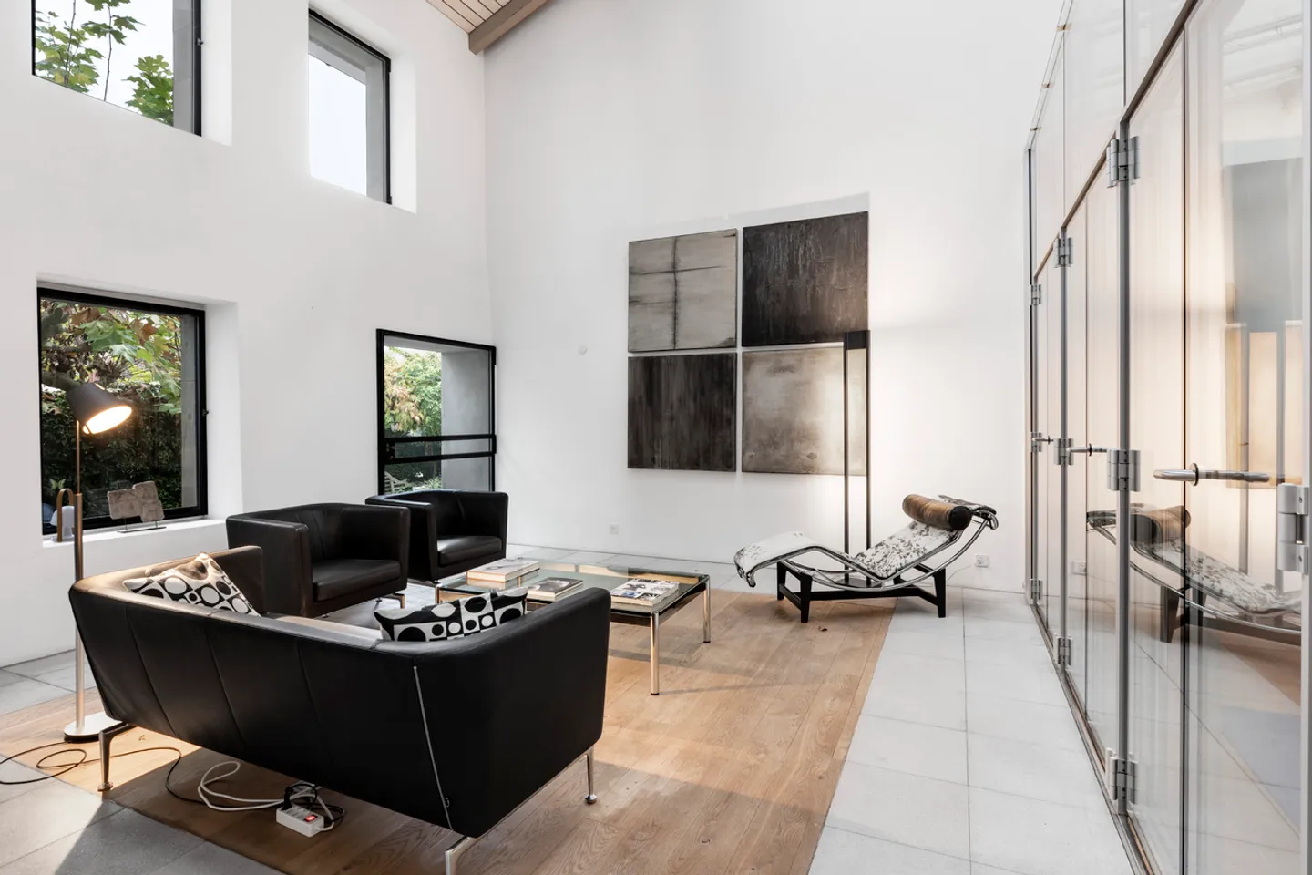 House with 12 rooms - Photo 4 of 11