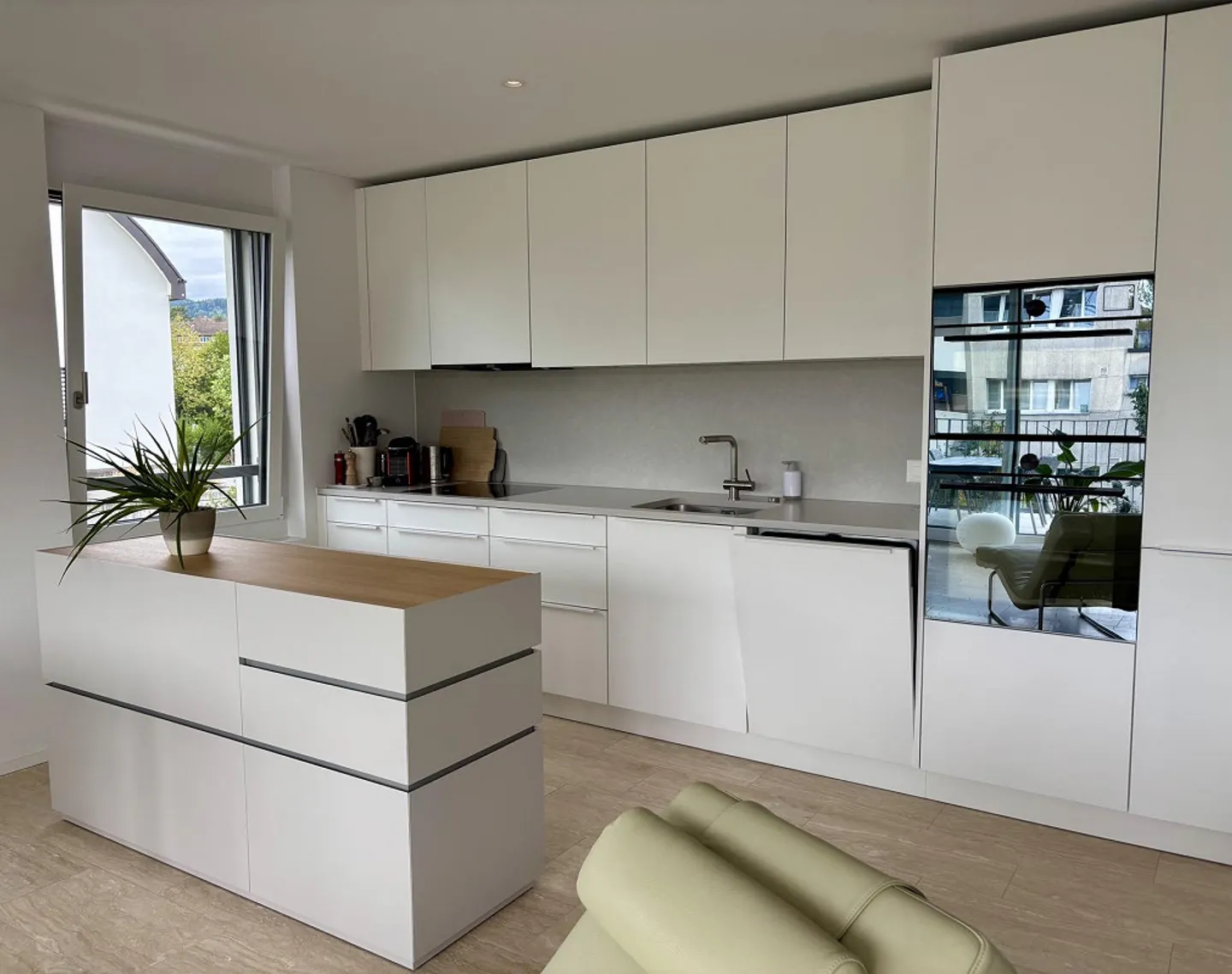 Appartement 4.5 pièces avec vue, dans un bel emplacement au-dessus du lac de Zurich - Photo 4 sur 15