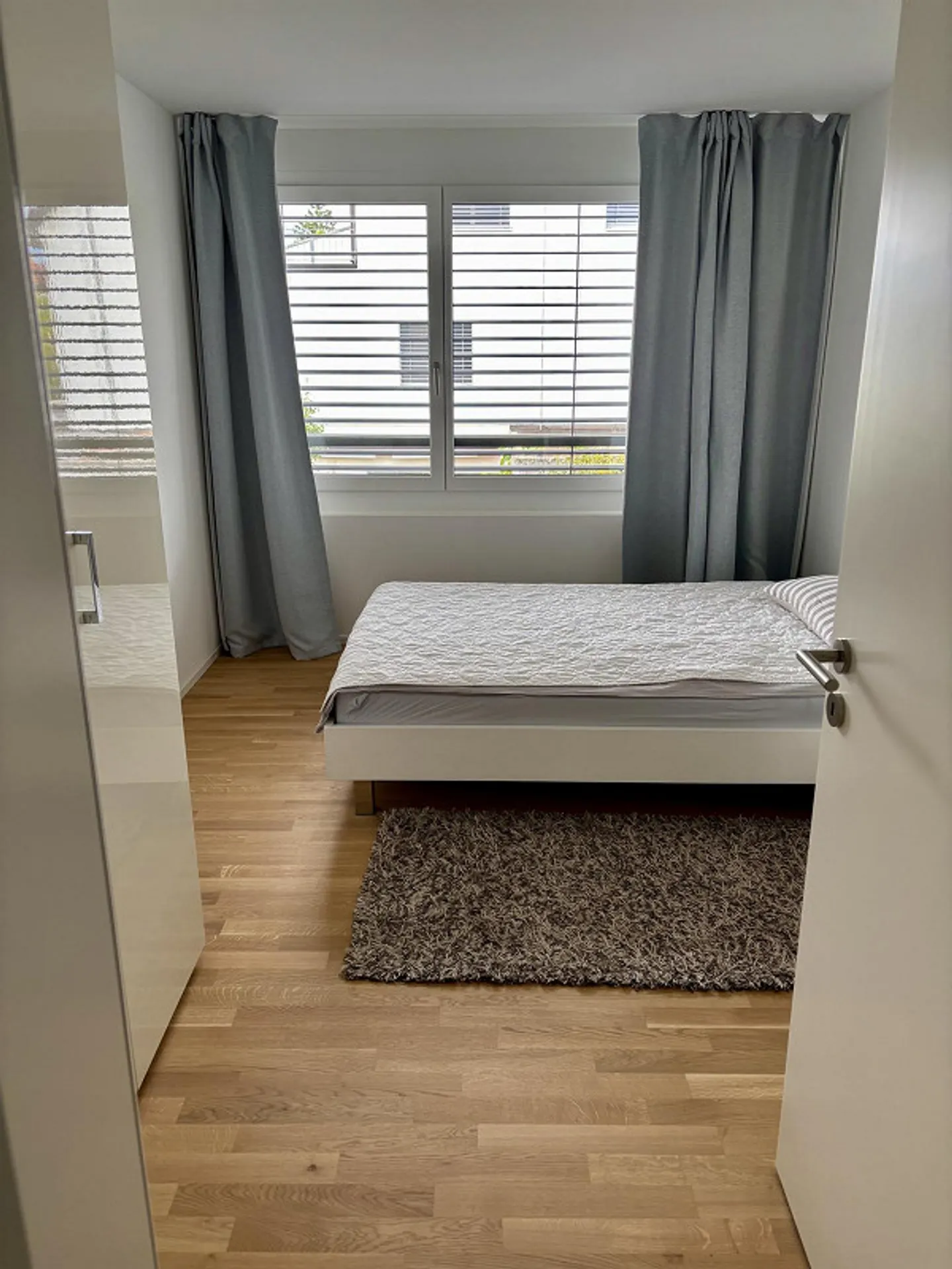 Appartement 4.5 pièces avec vue, dans un bel emplacement au-dessus du lac de Zurich - Photo 8 sur 15