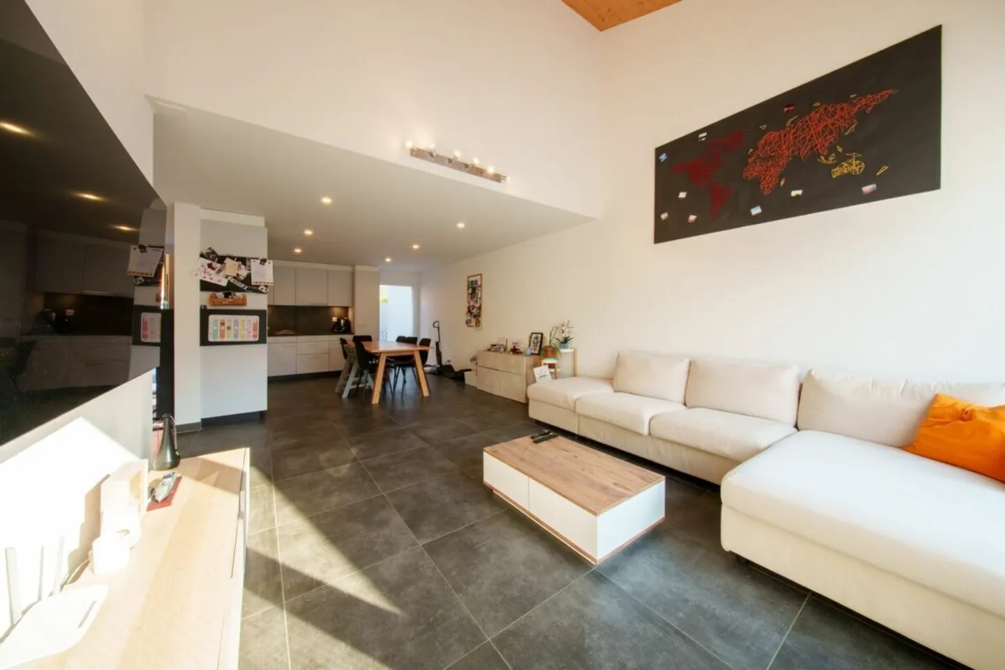 Bellissima casa a schiera moderna e confortevole - Foto 3 di 13