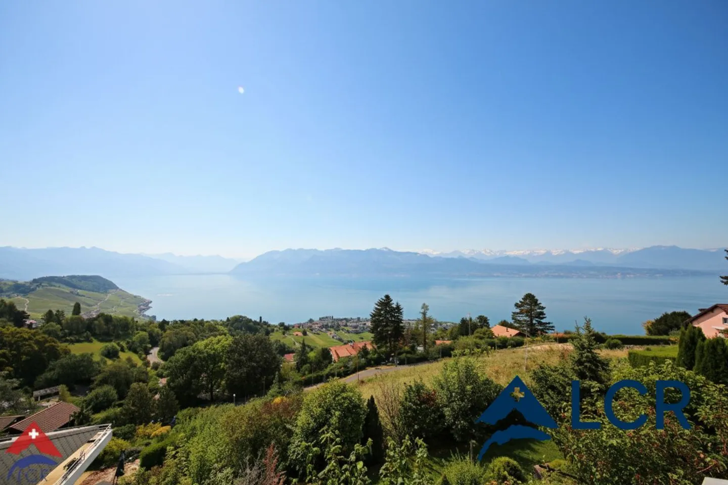 Stupenda Villa con Vista Lago - Foto 2 di 13