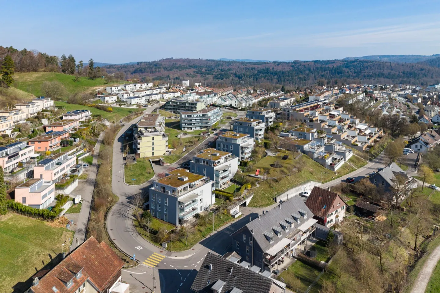 Modern 5.5-room apartment with hobby room in a prime location - Photo 3 of 13