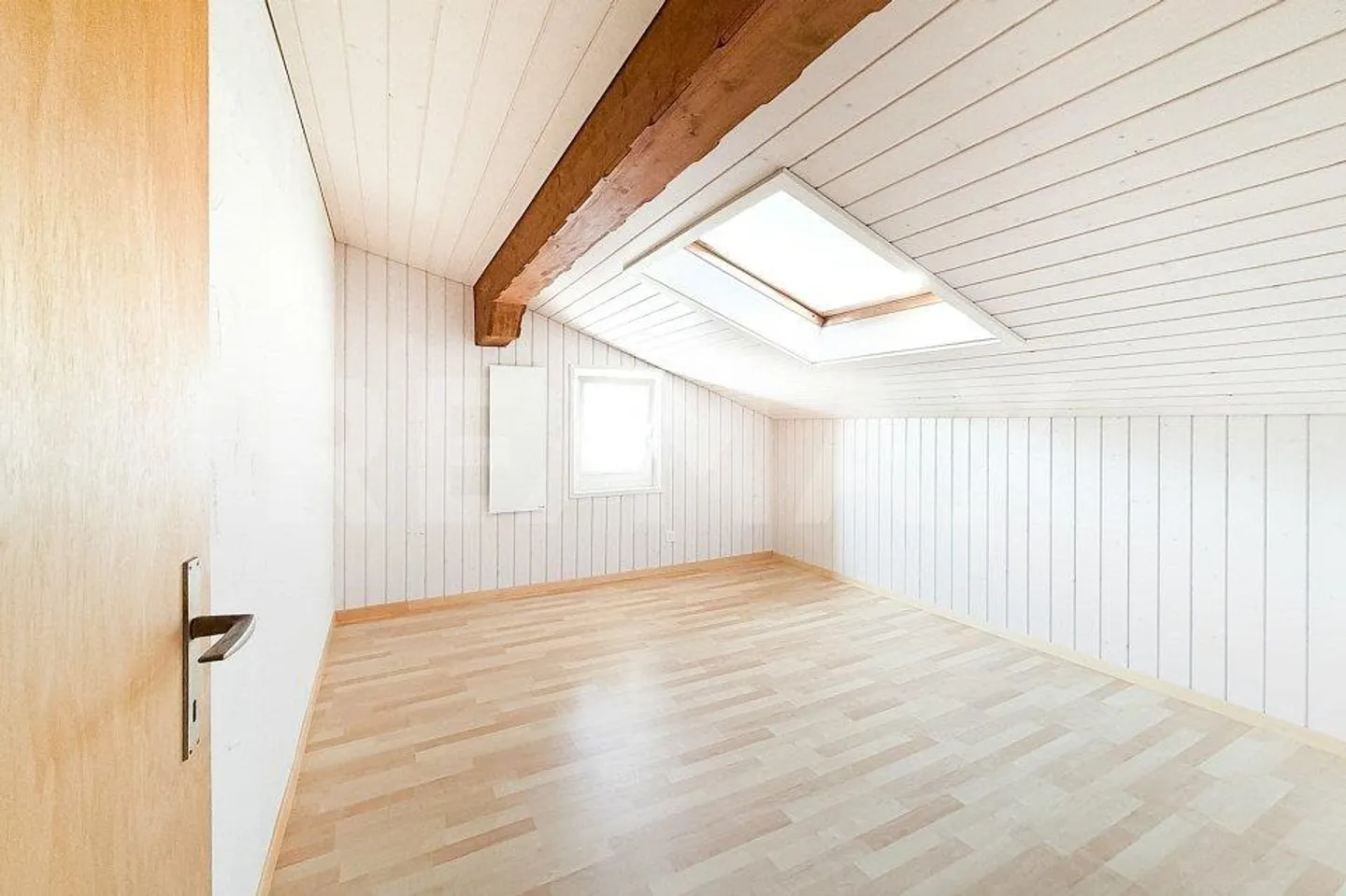 Mehrfamilienhaus mit Gewerbefläche - Foto 7 von 13