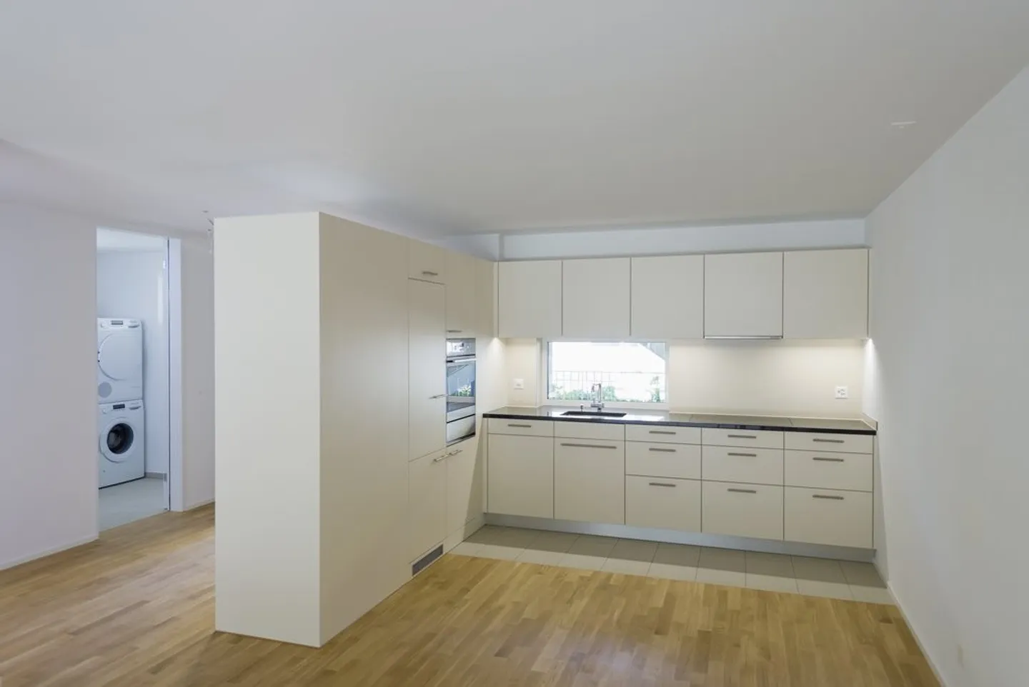 Apartment for rent - Photo 1 of 6