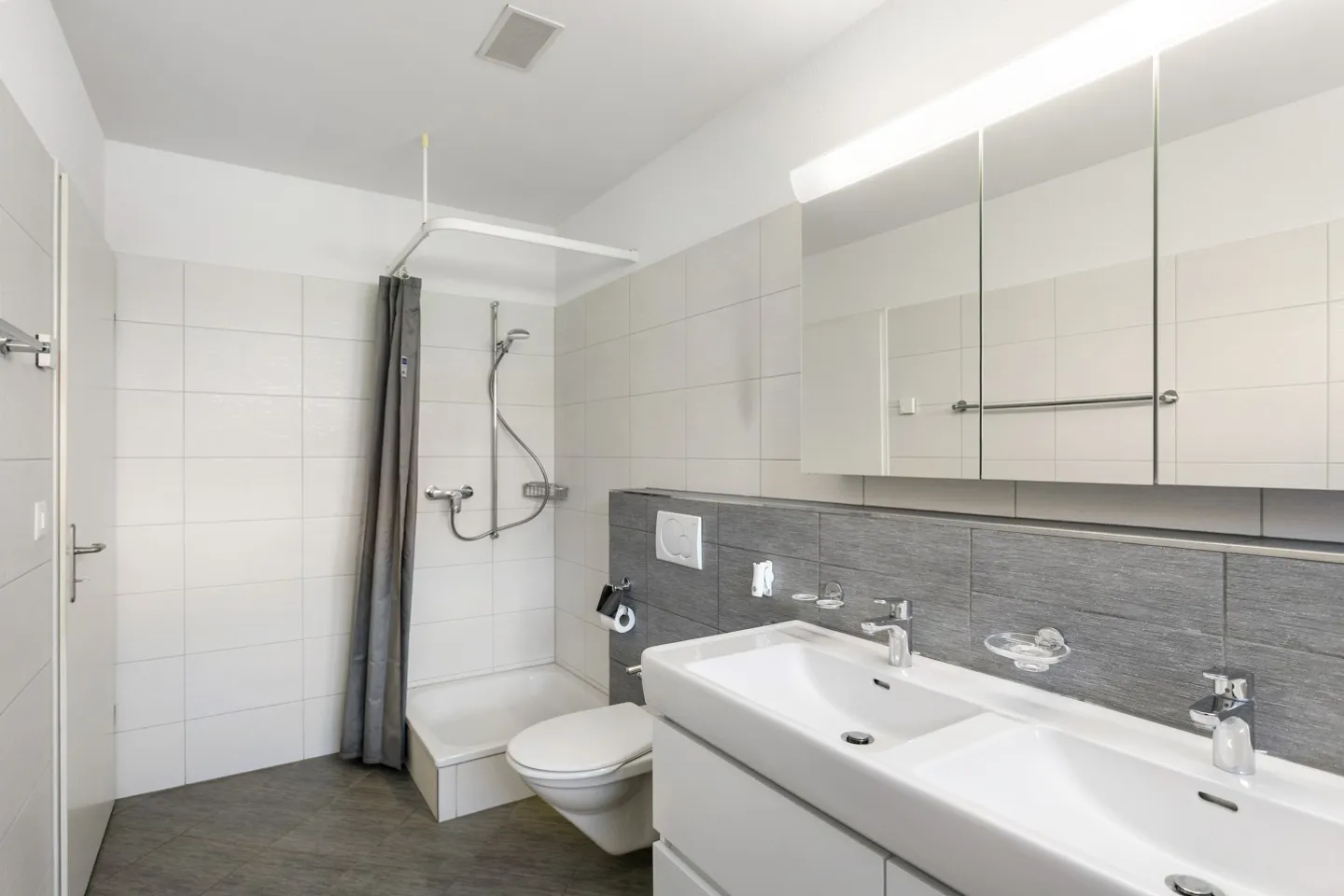 Modern 5.5-room apartment with hobby room in a prime location - Photo 10 of 13