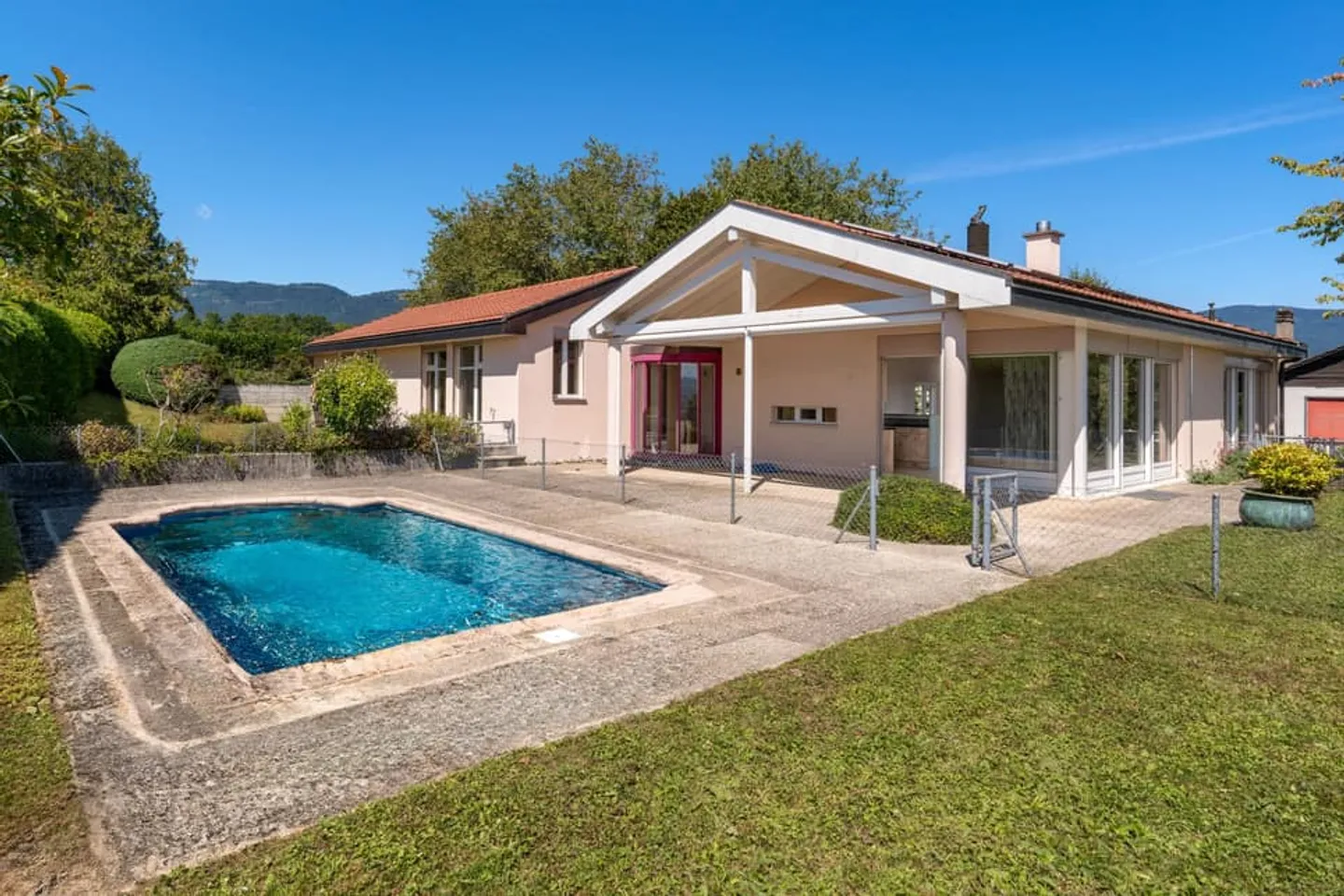 Magnifica villa a Grandson - Foto 2 di 9