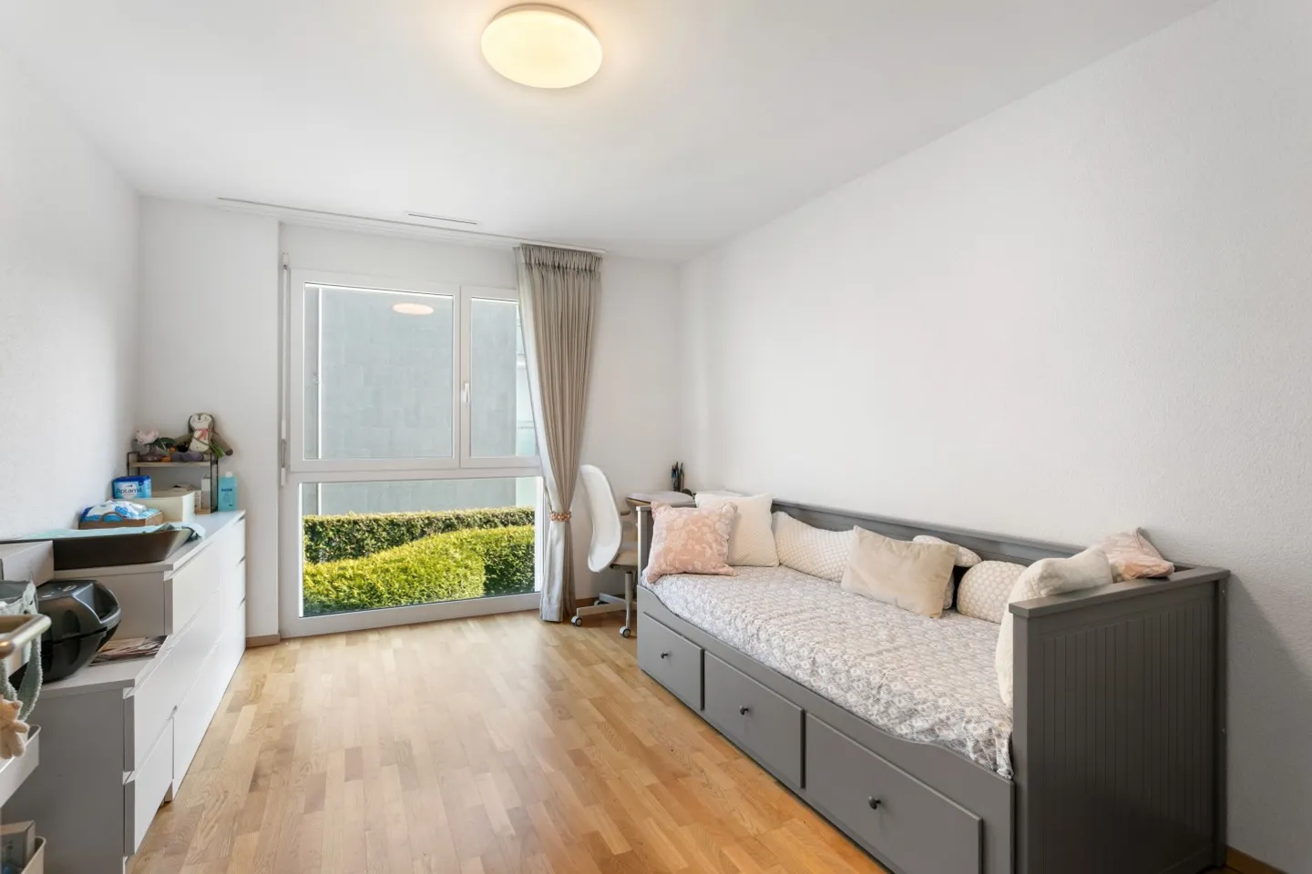 Modern 5.5-room apartment with hobby room in a prime location - Photo 12 of 13