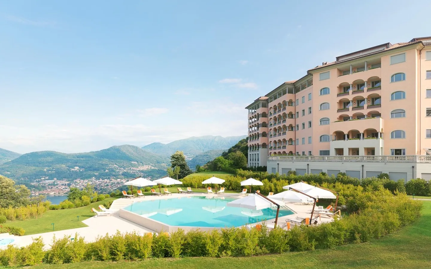 Spacious Luxury Apartment with Garden in the Collina d'Oro Resort - Photo 23 of 25