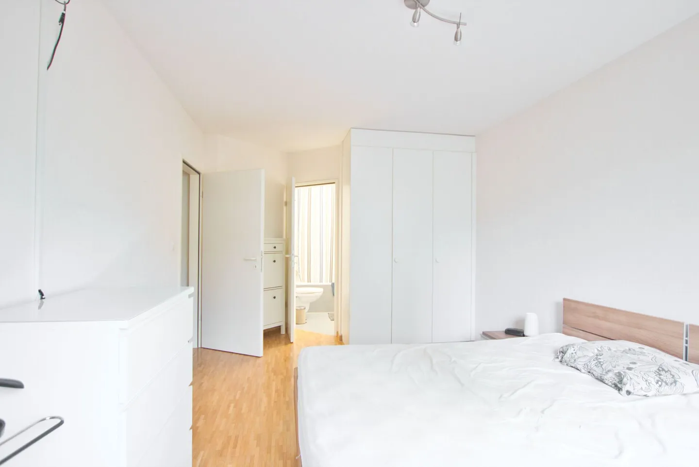 Bel appartement avec jardin - Photo 11 sur 13