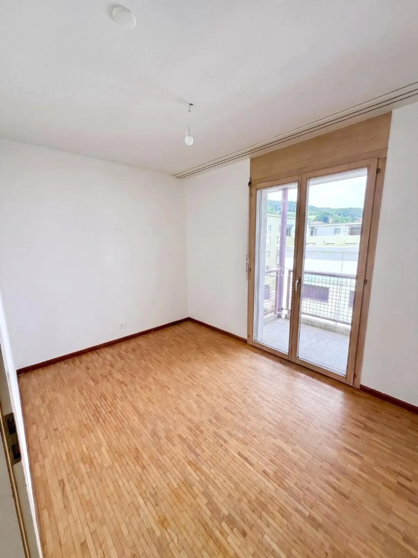 Top floor 5.5 rooms - Photo 3 of 12