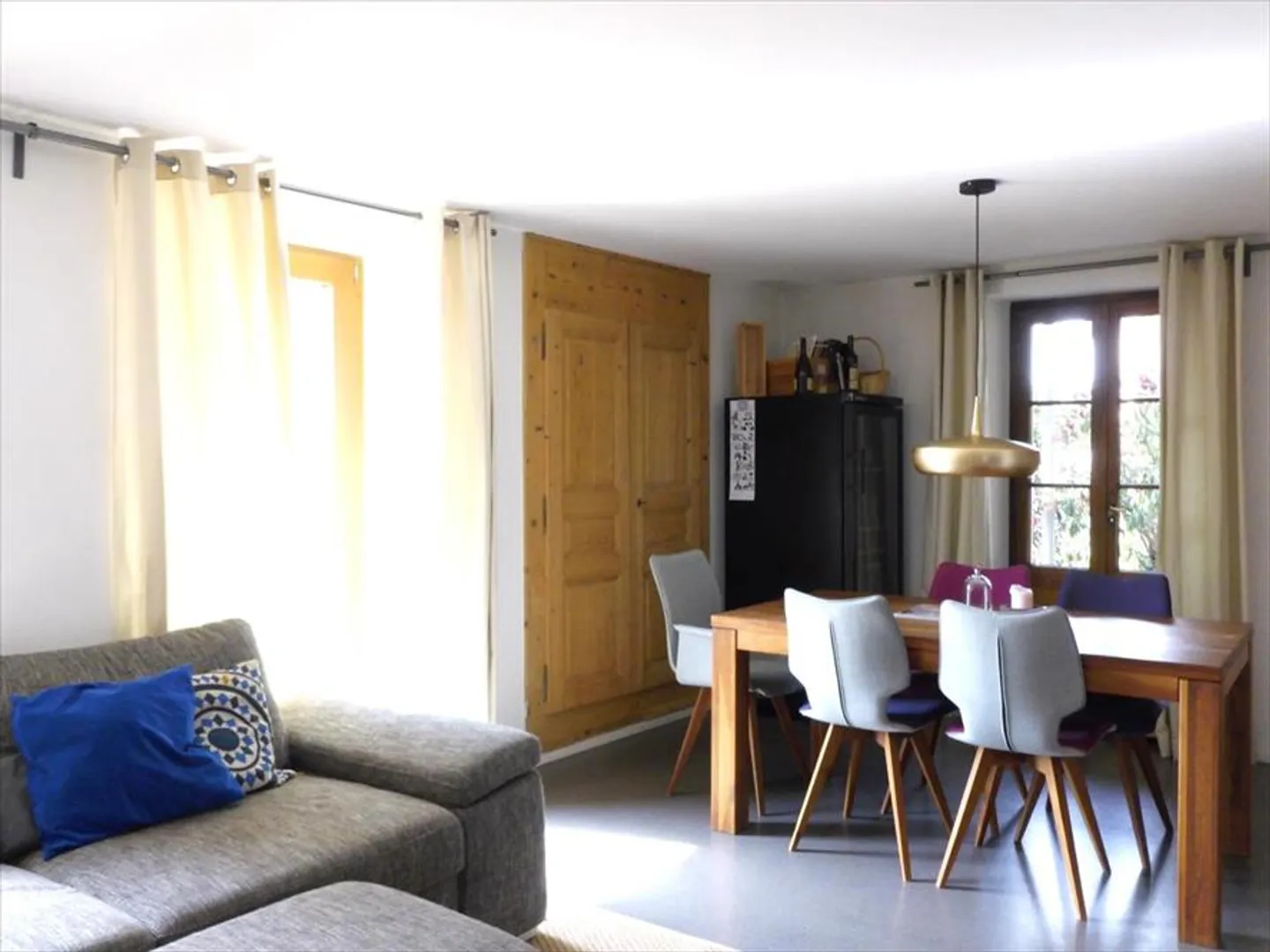 Magnificent 4.5 room apartment in a village house, garden access - Photo 6 of 13