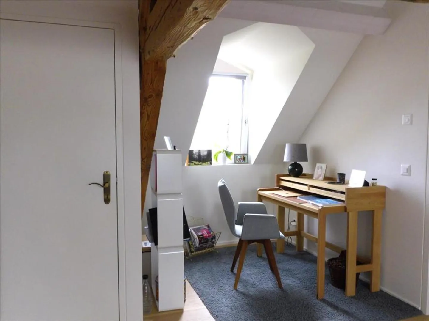 Magnificent 4.5 room apartment in a village house, garden access - Photo 12 of 13