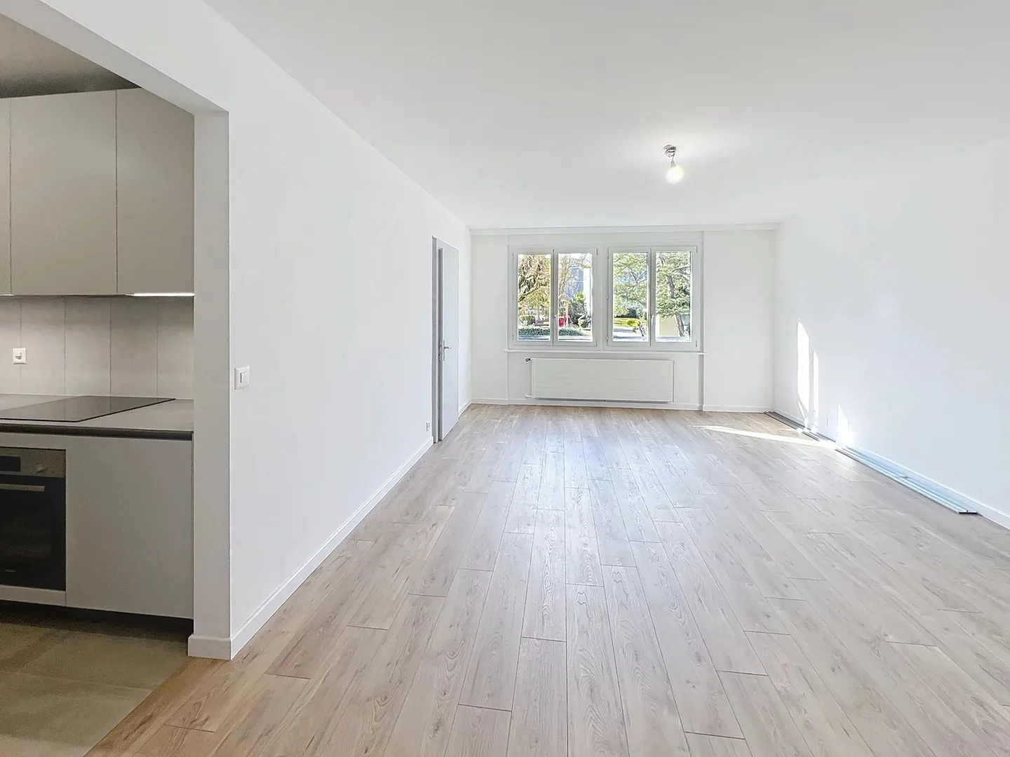 Bright Apartment with Balcony - Photo 3 of 14