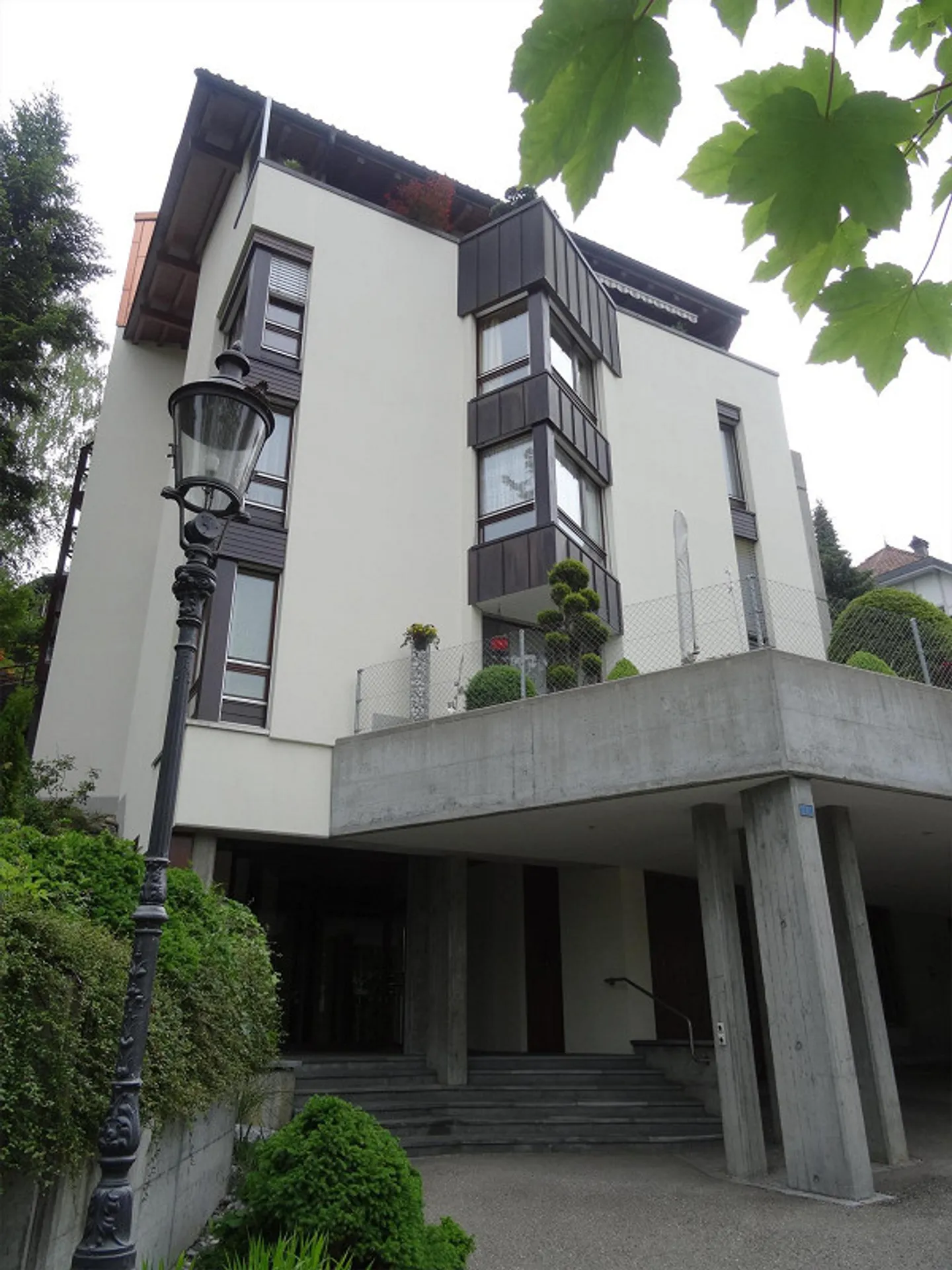 3 1/2 Rooms - Condominium with Special Flair - Photo 4 of 25