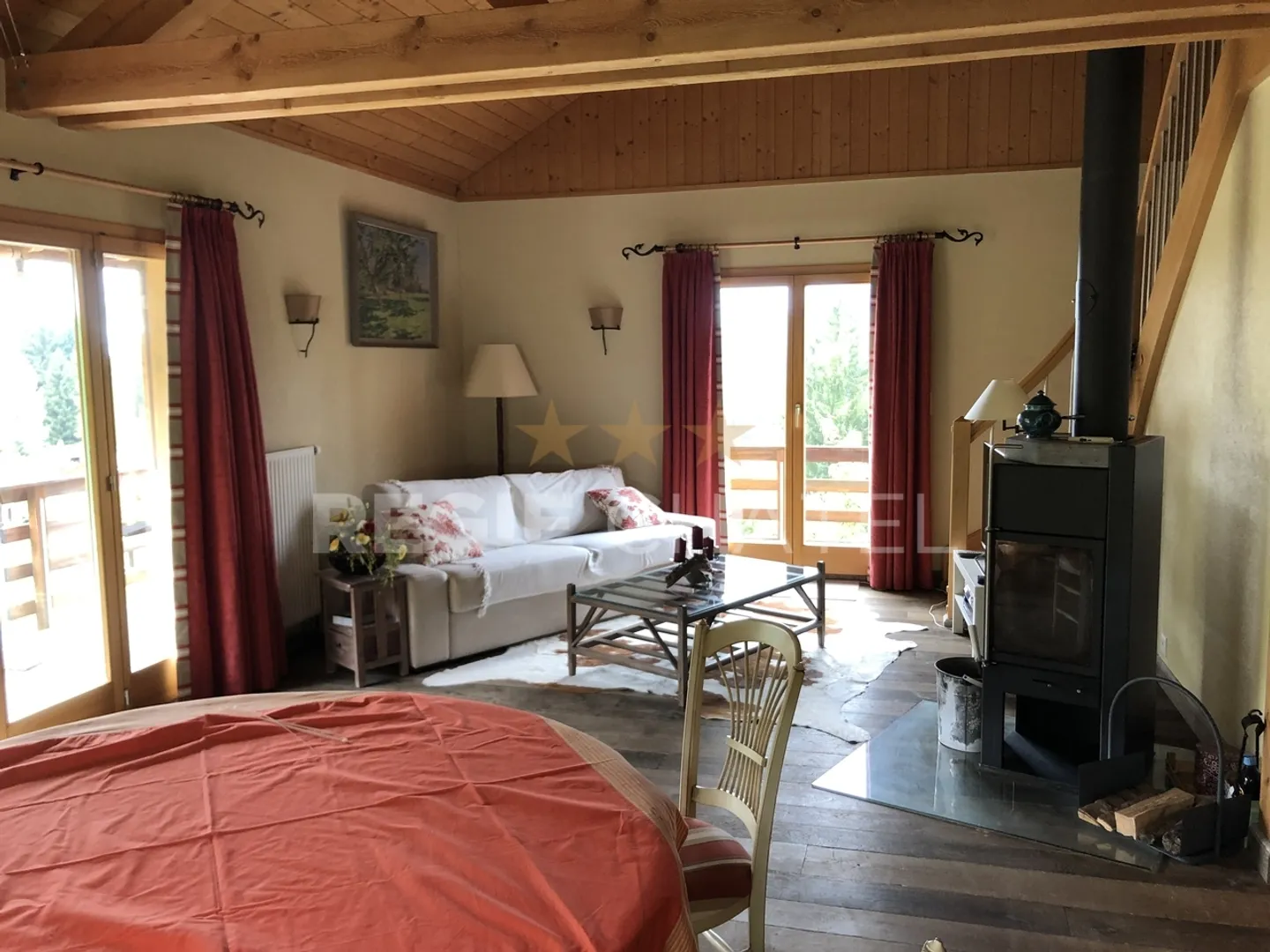 Magnificent 5.5-room chalet with garden and terraces - Photo 4 of 10