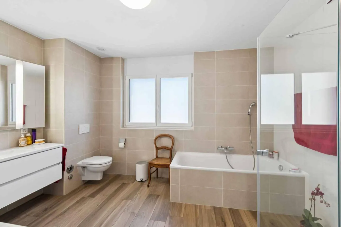 Exclusive! Mixed-use building divided into two ground-floor apartments - Photo 7 of 13