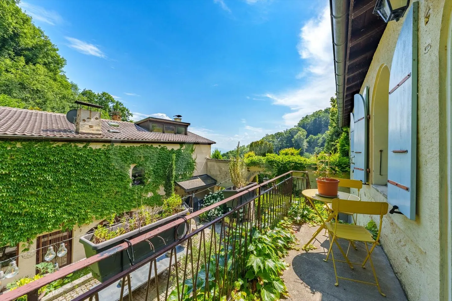 11-Zimmer-Haus - Foto 2 von 11