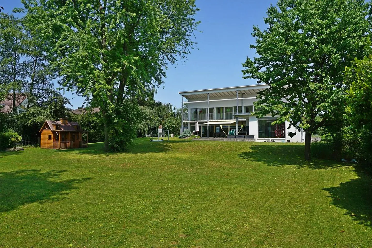 Schönes, freistehendes 11-Zimmerhaus – Bellevuestrasse 18 in Gümligen - Foto 1 von 27