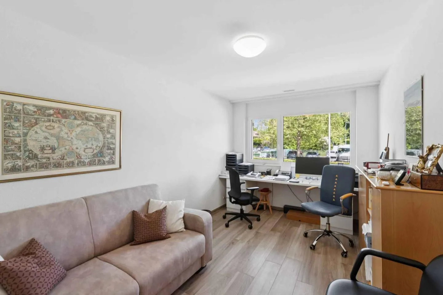 Exclusive! Mixed-use building divided into two ground-floor apartments - Photo 8 of 13
