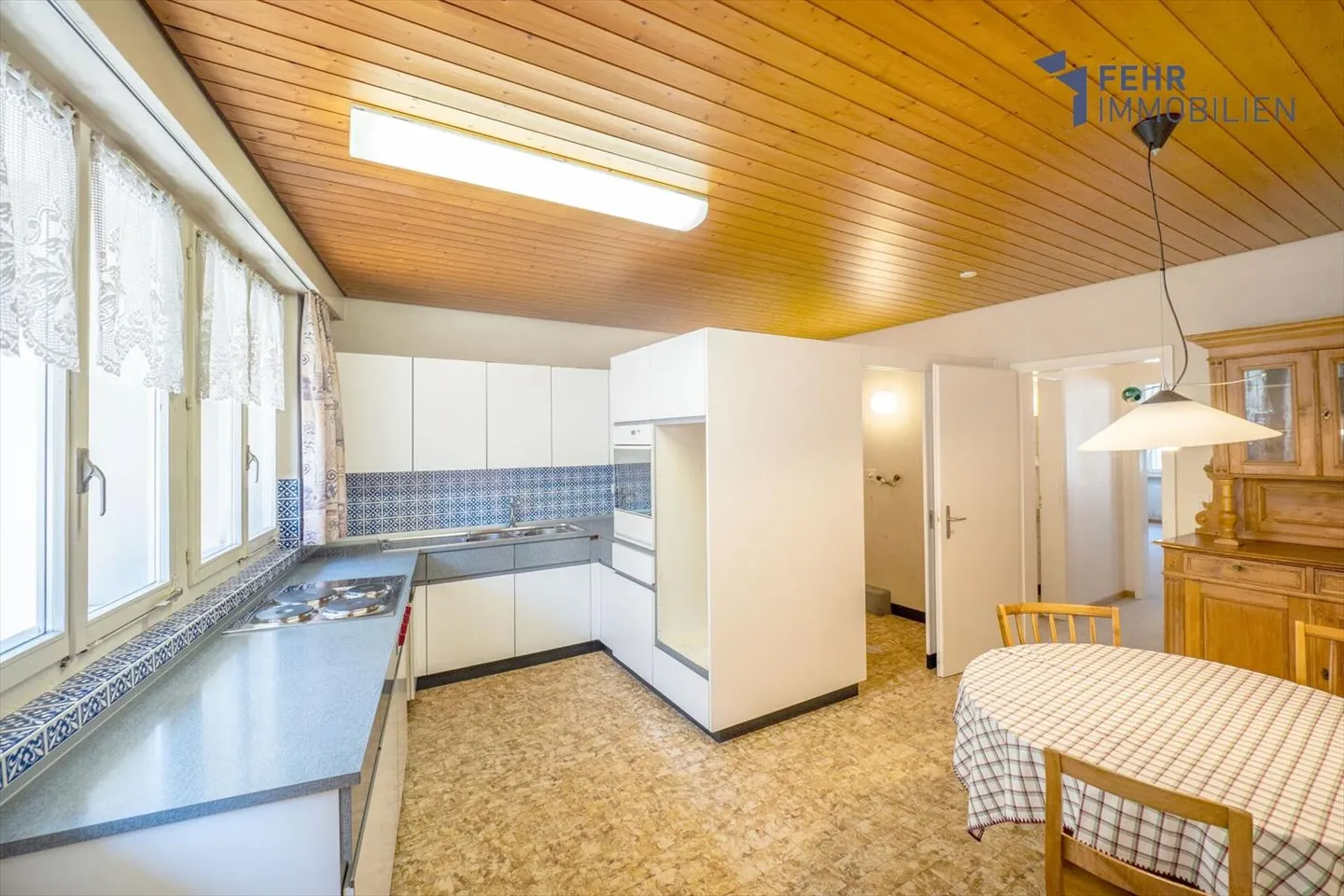 Fehr Immobilien - Zentral gelegene Wohn- und Gewerbeliegenschaft - Foto 4 von 13
