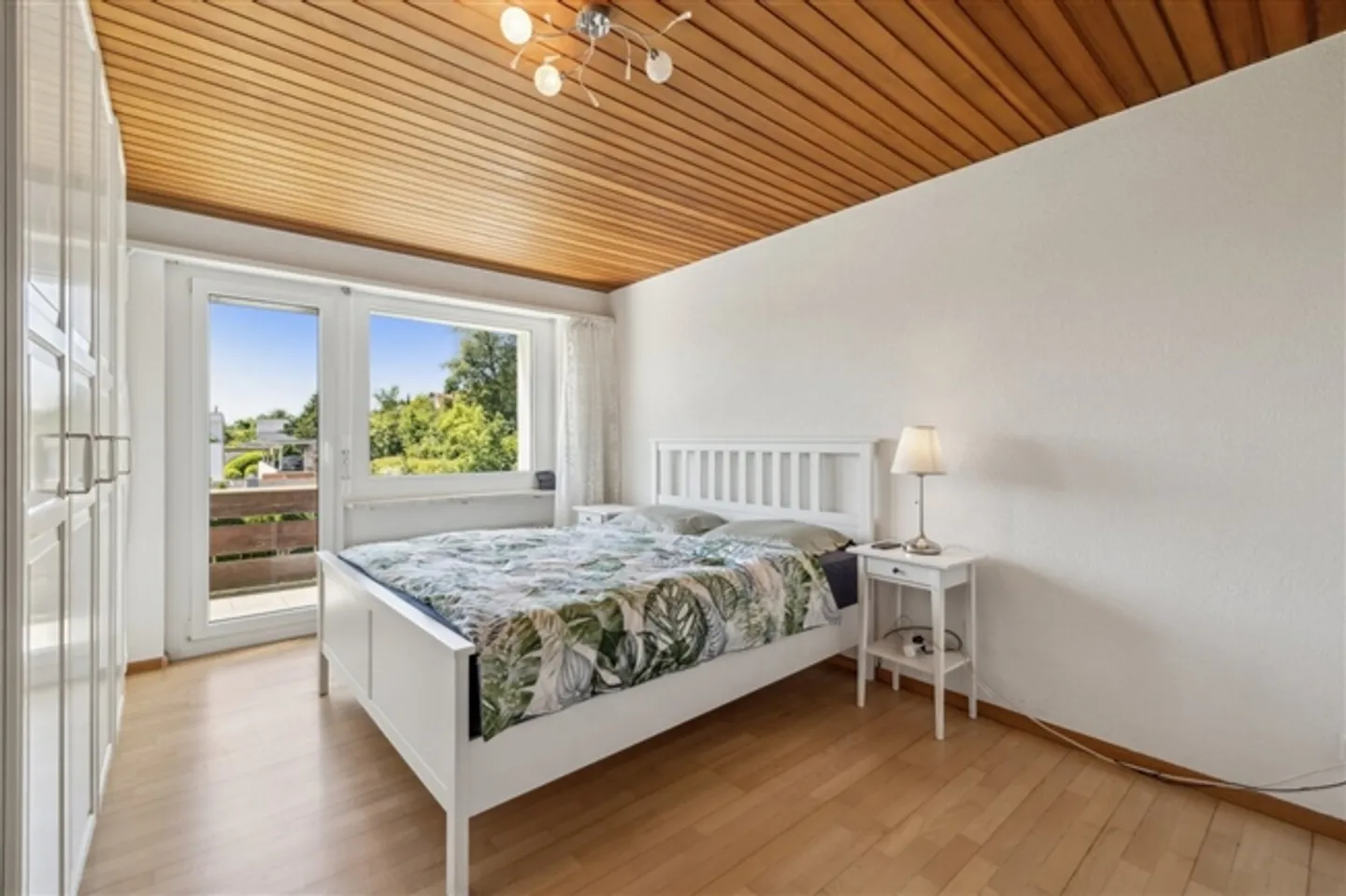 Well-maintained semi-detached single-family house in a quiet location in Therwil - Photo 5 of 11