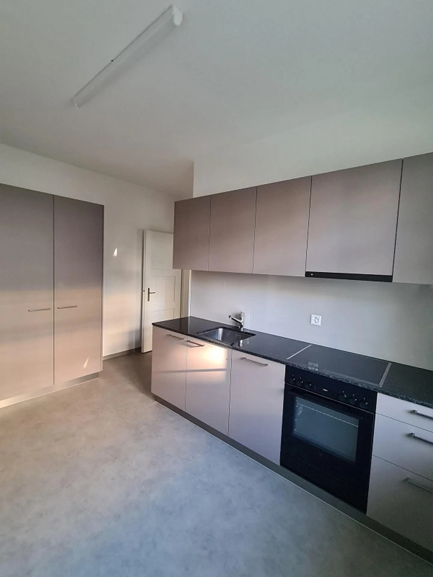 Charming and Renovated City Apartment - Photo 9 of 12