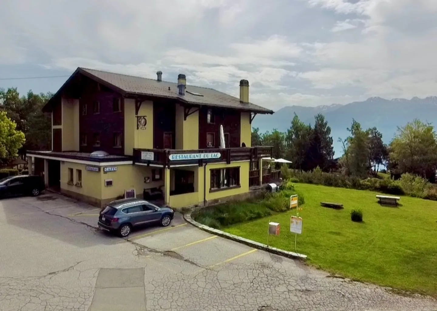 Ensemble Immobilien mit Charakter und Restaurant sowie Appartements - Foto 4 di 11