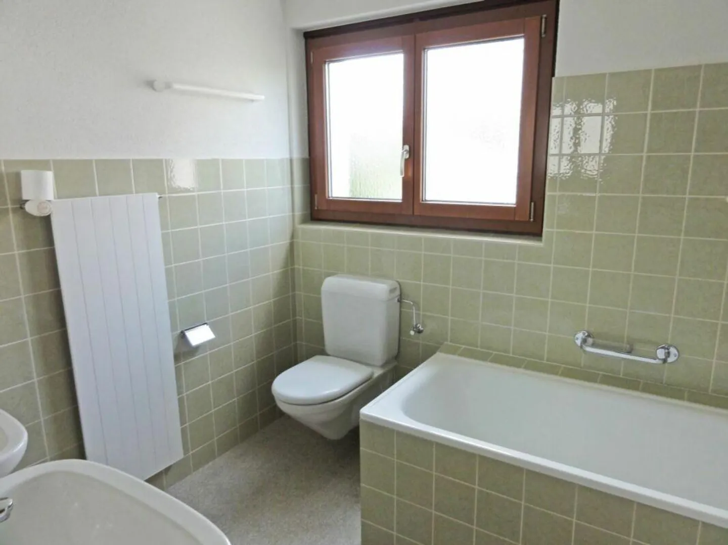 Appartement spacieux et lumineux de 4,5 pièces dans le quartier de Zelgli - Photo 6 sur 8