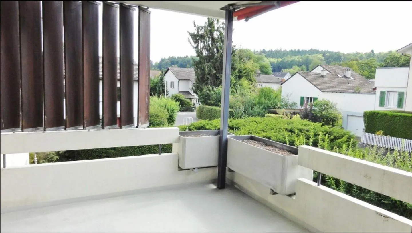 Appartement spacieux et lumineux de 4,5 pièces dans le quartier de Zelgli - Photo 8 sur 8