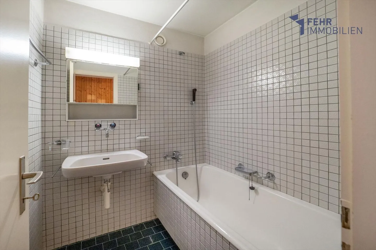 Fehr Immobilien - Zentral gelegene Wohn- und Gewerbeliegenschaft - Foto 8 von 13