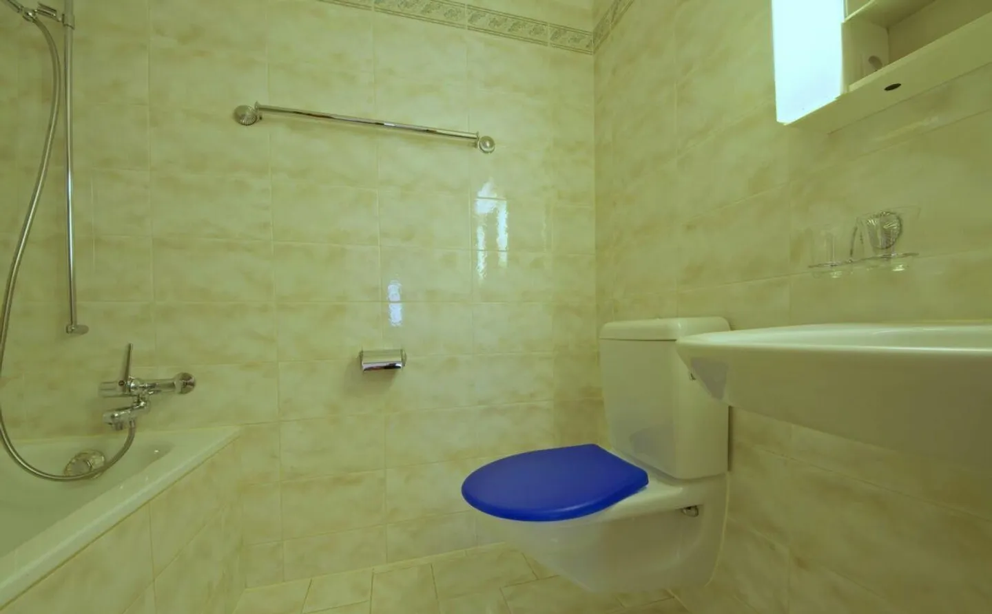 APPARTAMENTO 2.5 STANZE - Foto 4 di 10