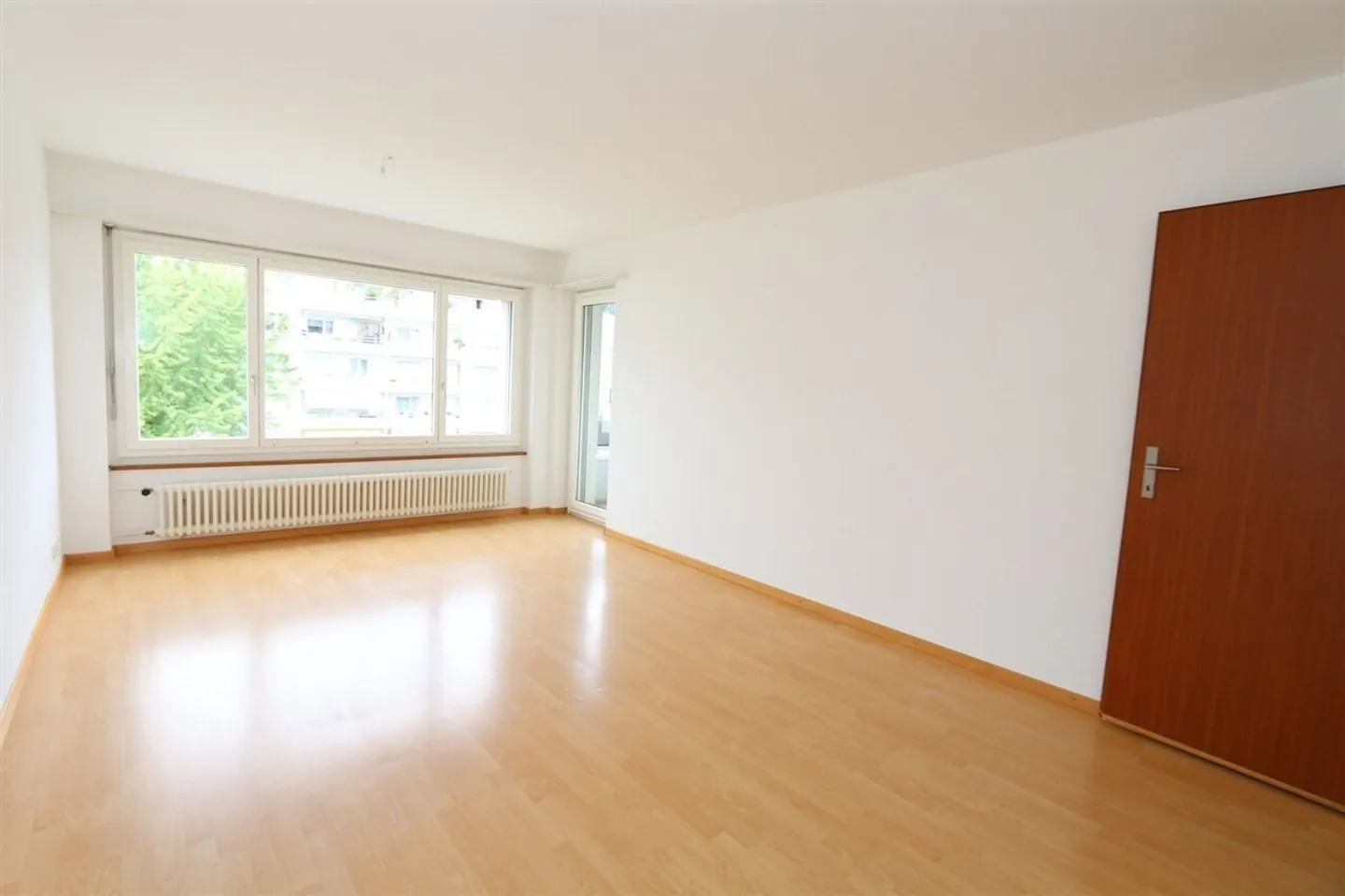Charmante Wohnung mit Pool - Foto 3 von 9