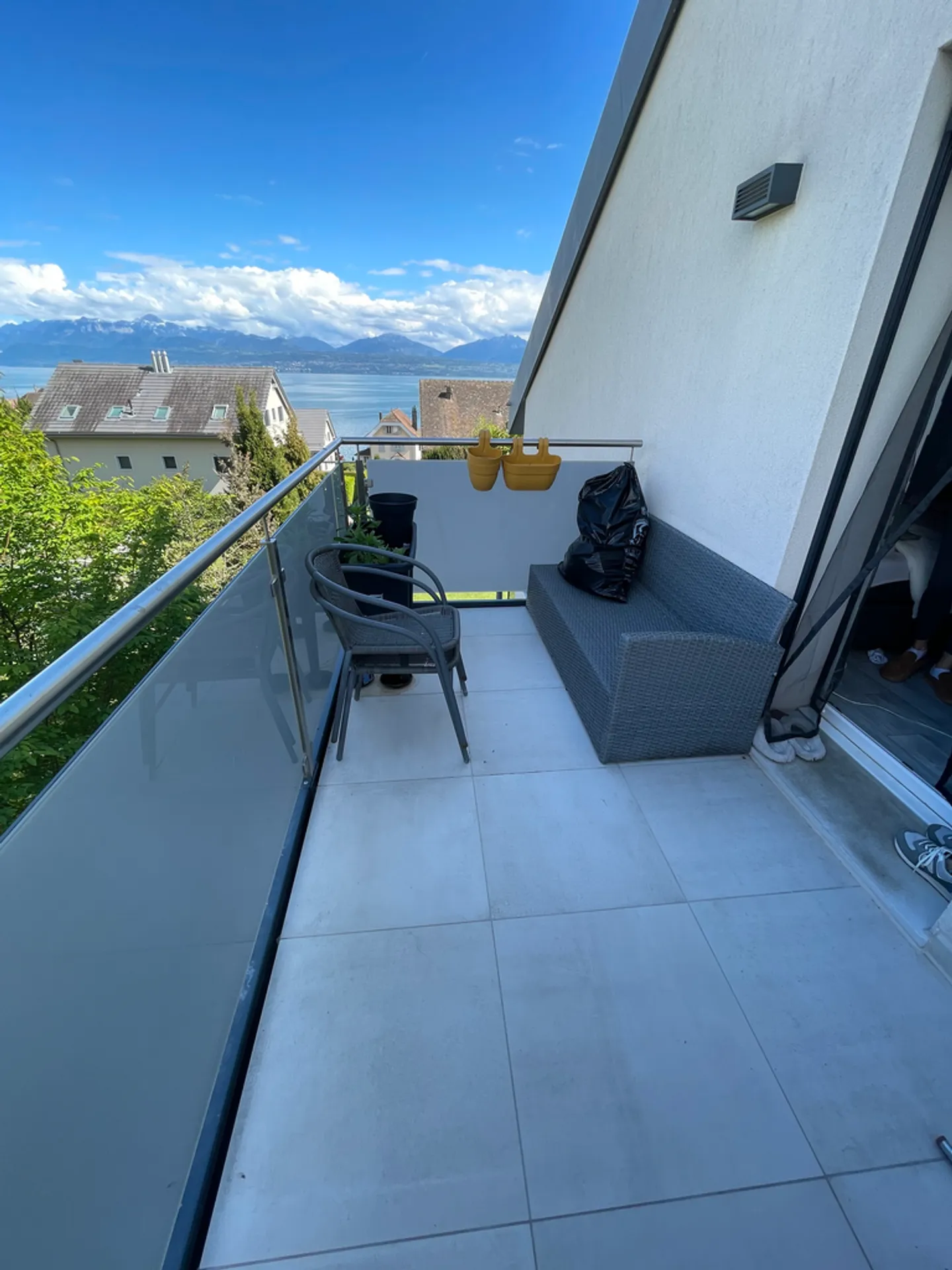 Apartment near the lake - Photo 2 of 12
