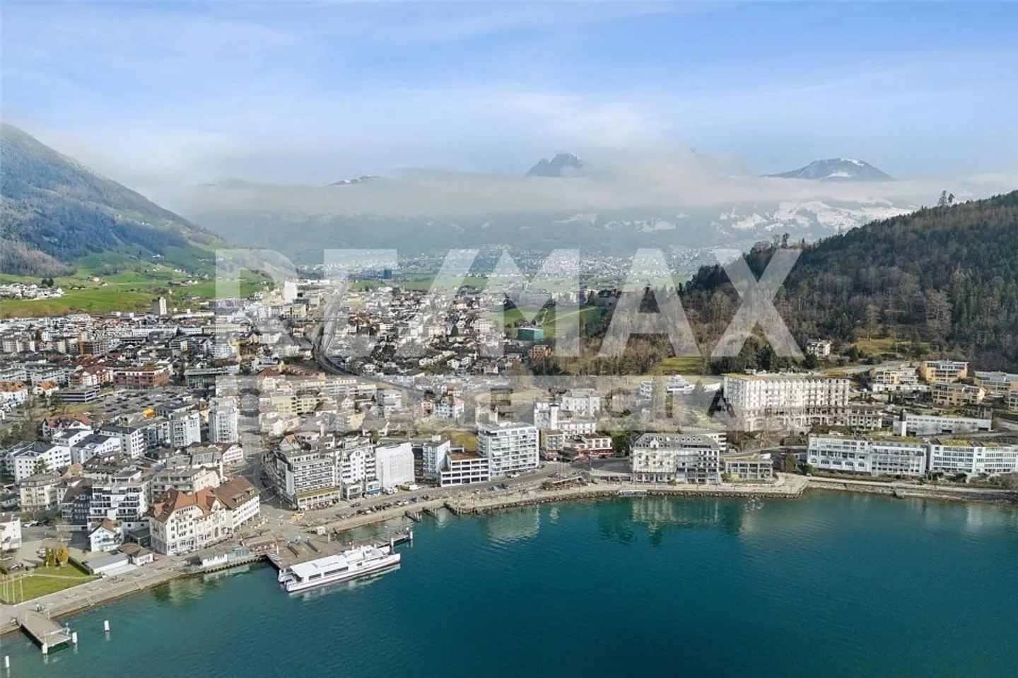 Spazio commerciale spazioso e famoso nella migliore e centrale posizione a Brunnen SZ - Foto 8 di 13