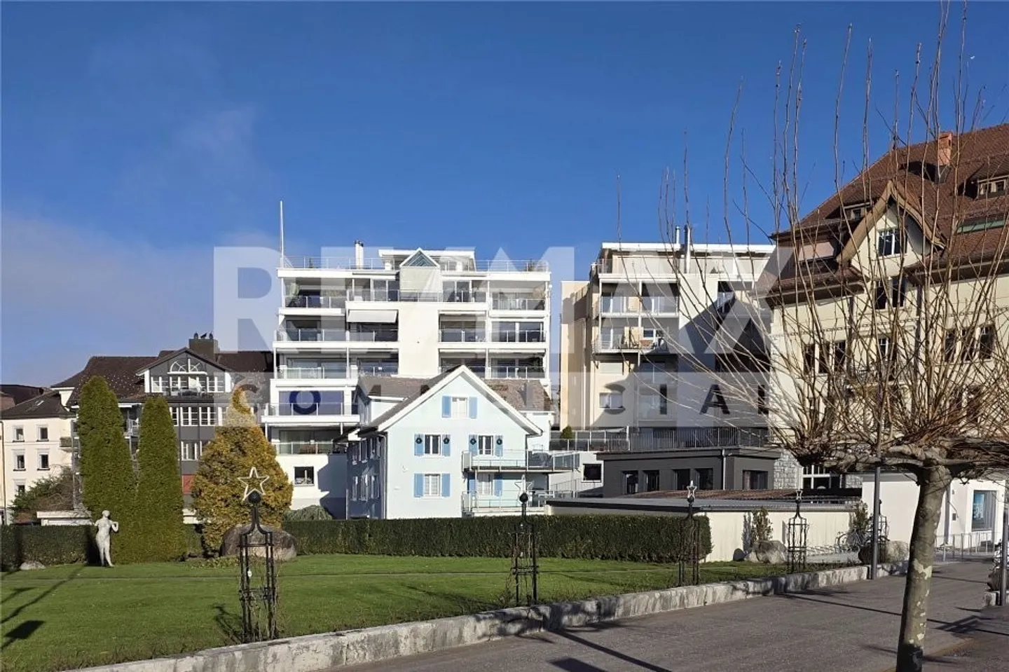 Spazio commerciale spazioso e famoso nella migliore e centrale posizione a Brunnen SZ - Foto 9 di 13