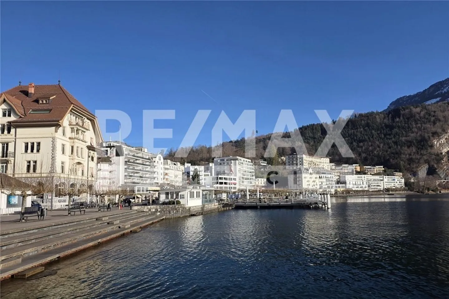 Spazio commerciale spazioso e famoso nella migliore e centrale posizione a Brunnen SZ - Foto 11 di 13