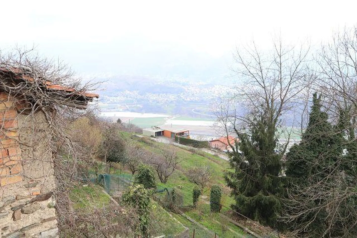 Piccolo rustico da ristrutturare in una posizione meravigliosa con una vista spettacolare - Foto 6 di 9