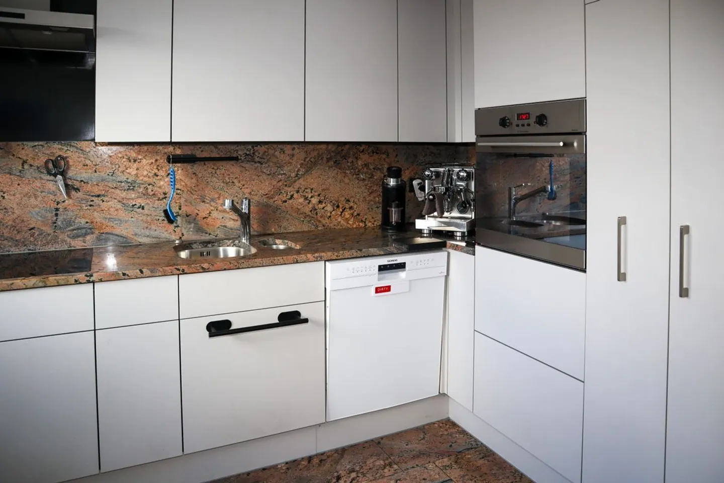 Central and yet quiet living: Charming 4 1/2 room apartment in sunny Möhlin - Photo 9 of 13