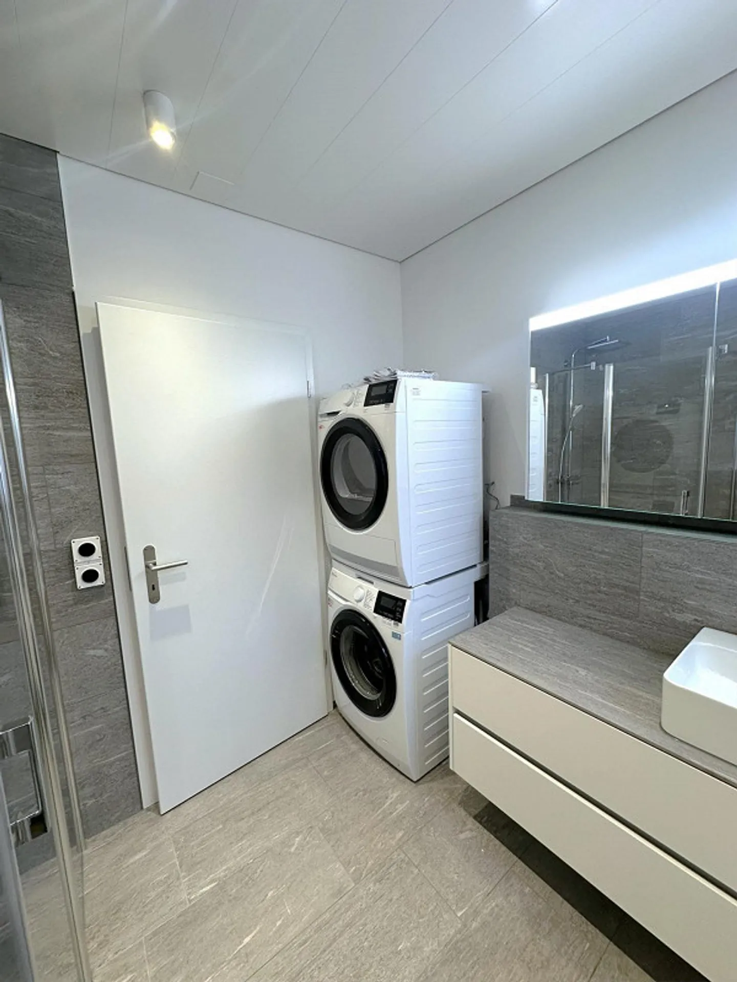 L'Art Nouveau rencontre la modernité – Appartement de 4,5 pièces avec vue - Photo 7 sur 11