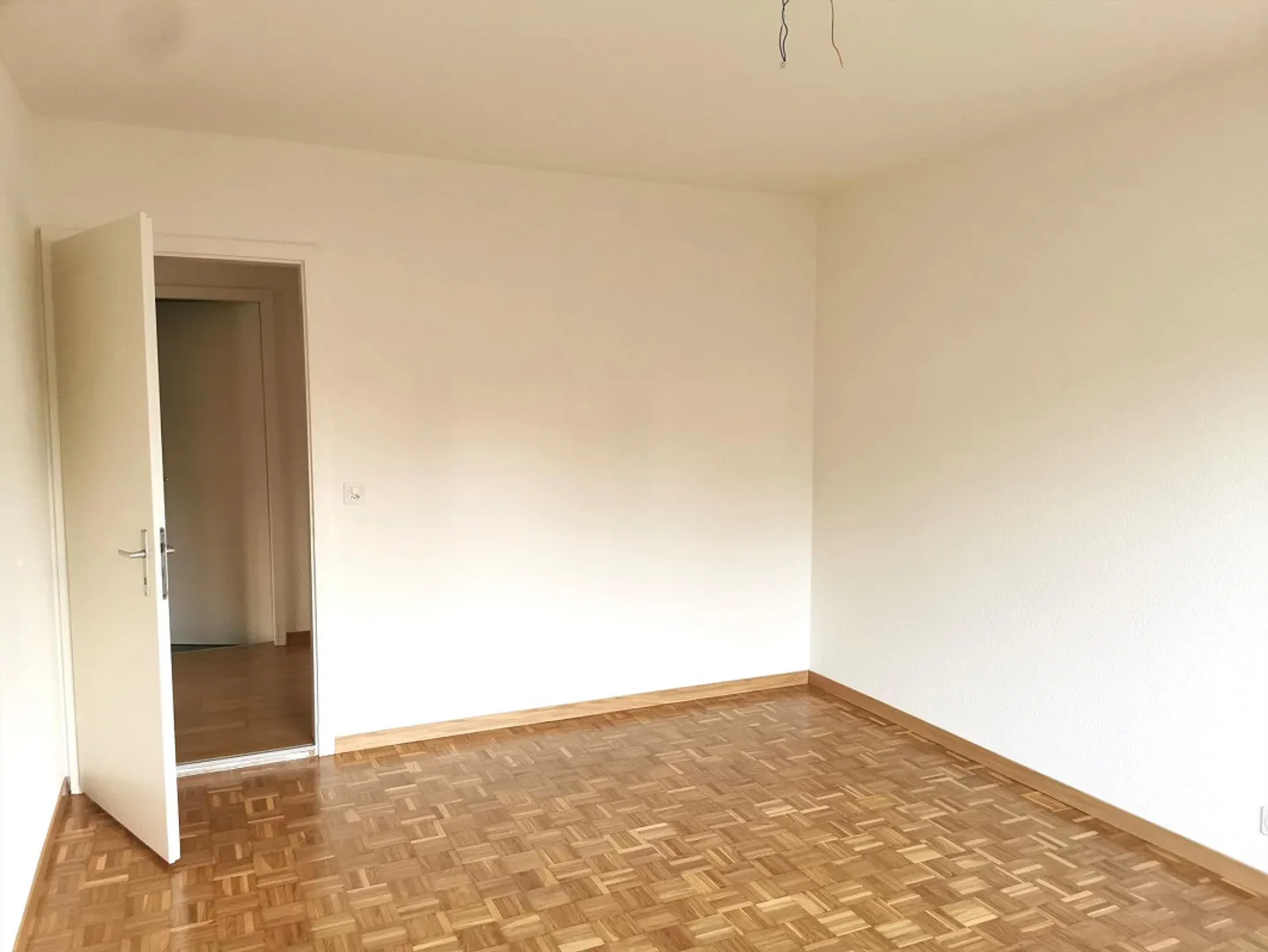 Appartamento luminoso e recentemente ristrutturato con quattro stanze - Foto 16 di 25