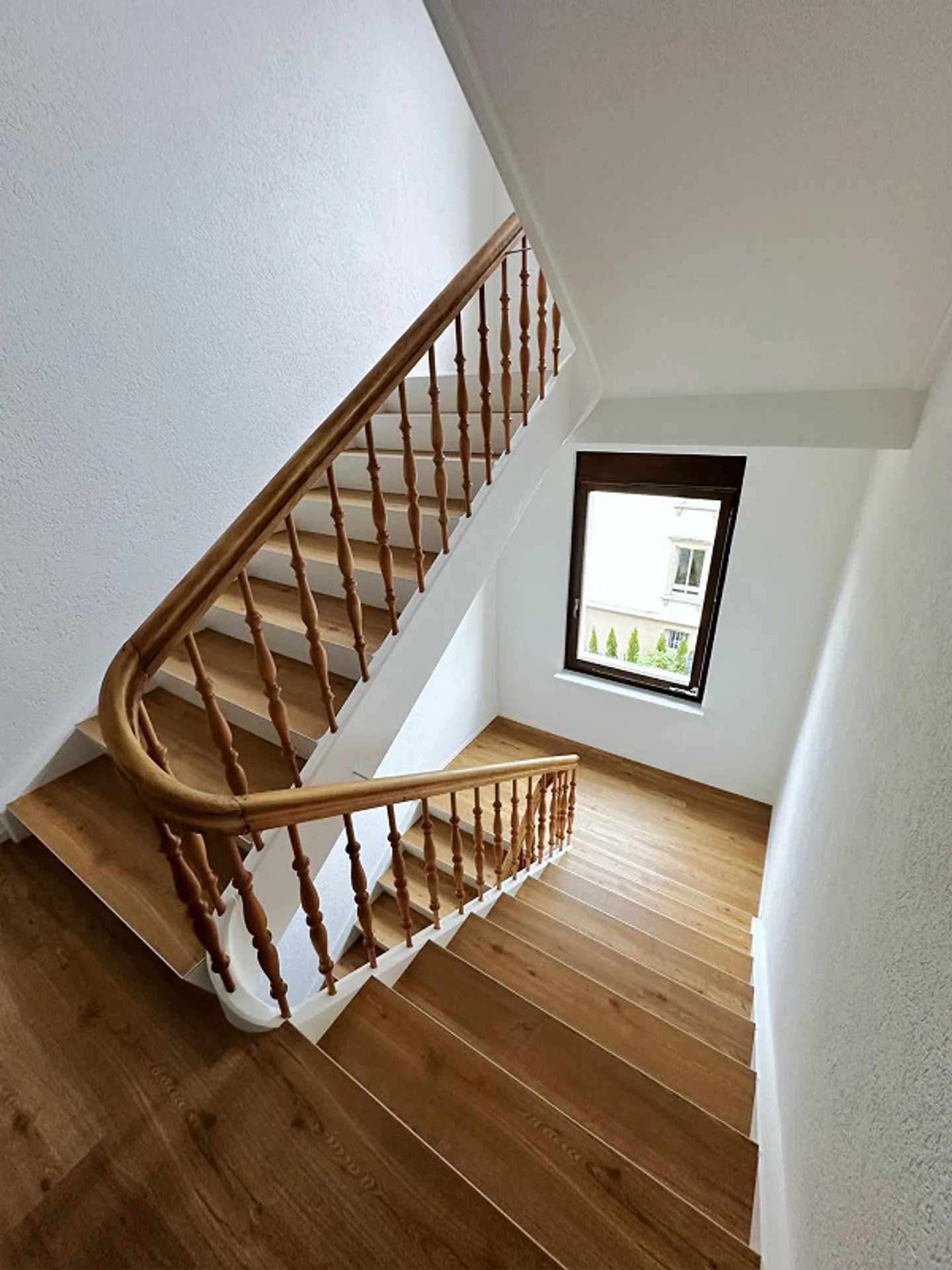 L'Art Nouveau rencontre la modernité – Appartement de 4,5 pièces avec vue - Photo 10 sur 11