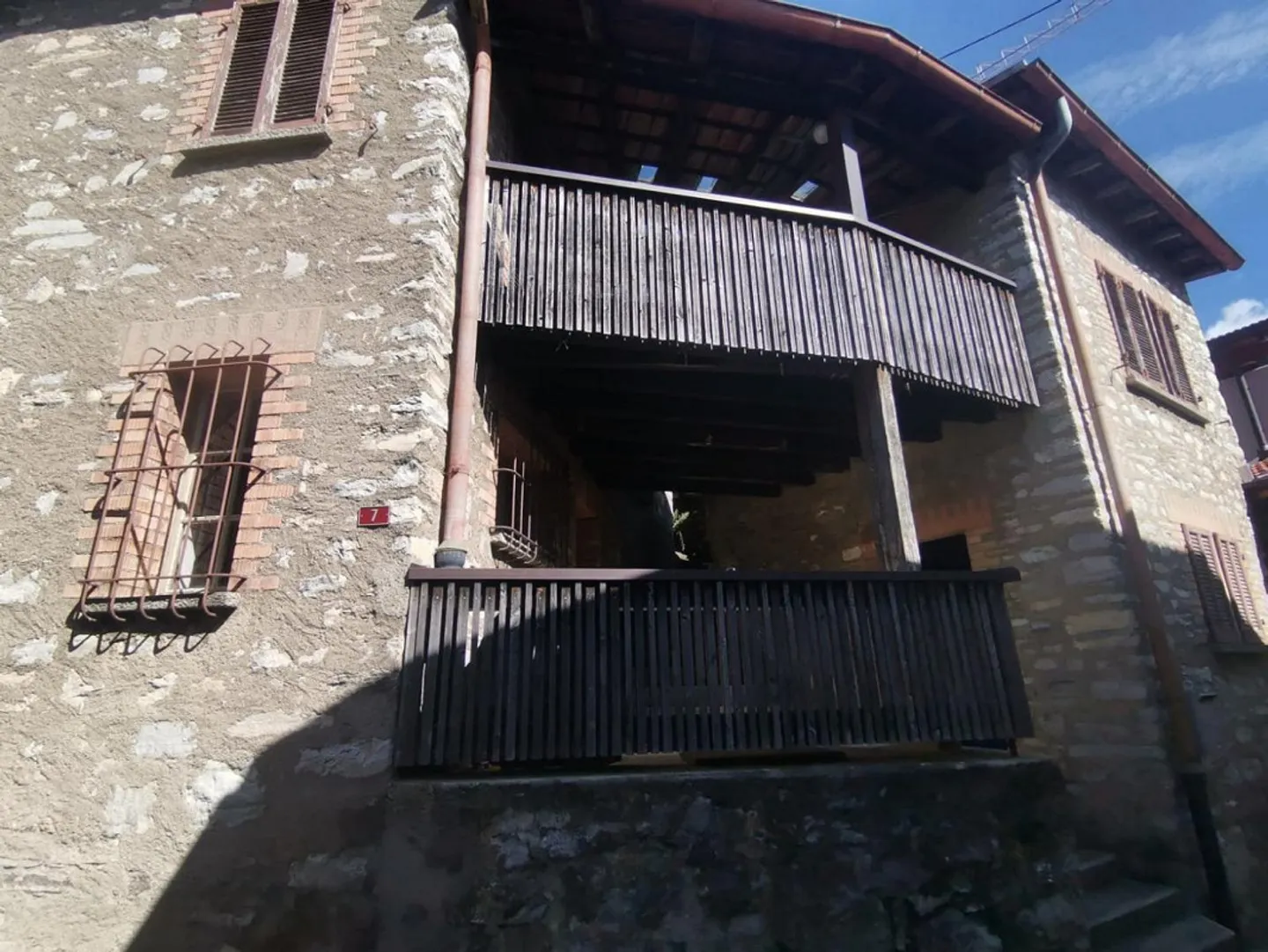 Maison individuelle typique tessinoise de 4 1/2 pièces sur 2 niveaux - Photo 1 sur 20