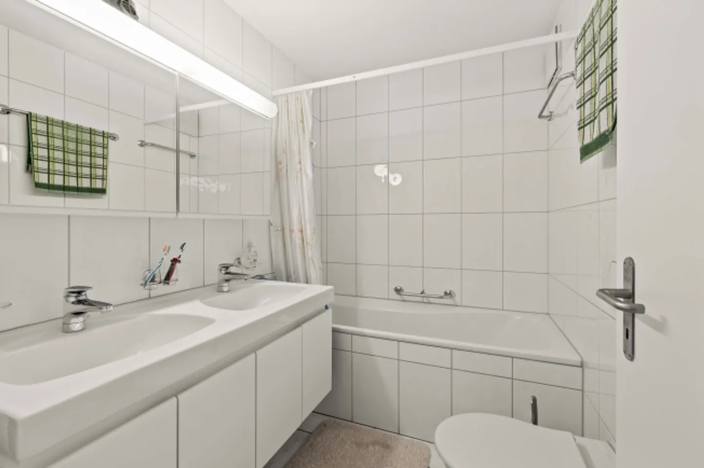 RUHIGES WOHNEN IN ZÜRICH-NORD AUF ZWEI ETAGEN - Foto 8 von 8