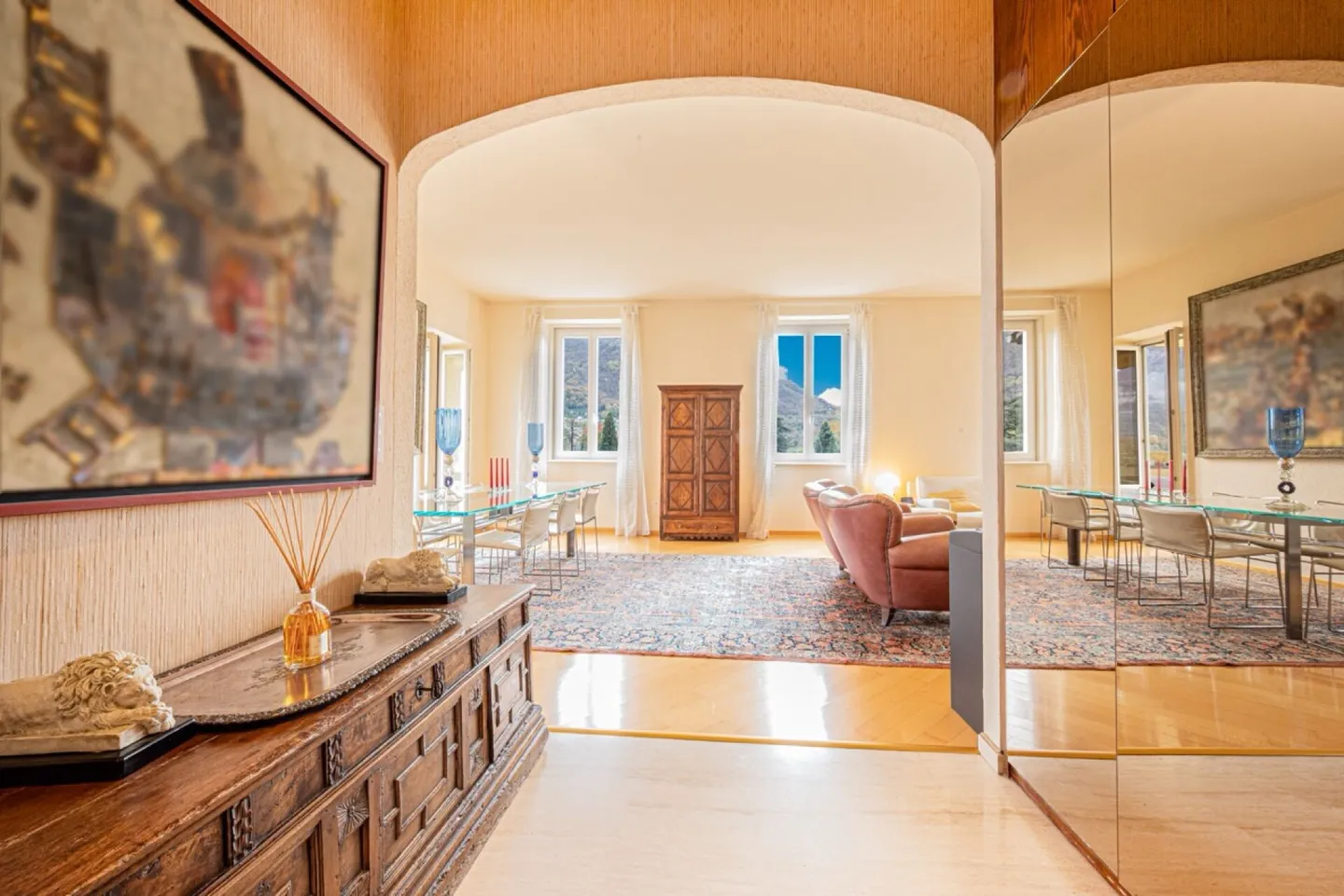 Elegante Wohnung mit Seeblick in einer stilvollen historischen Villa - Foto 1 von 12