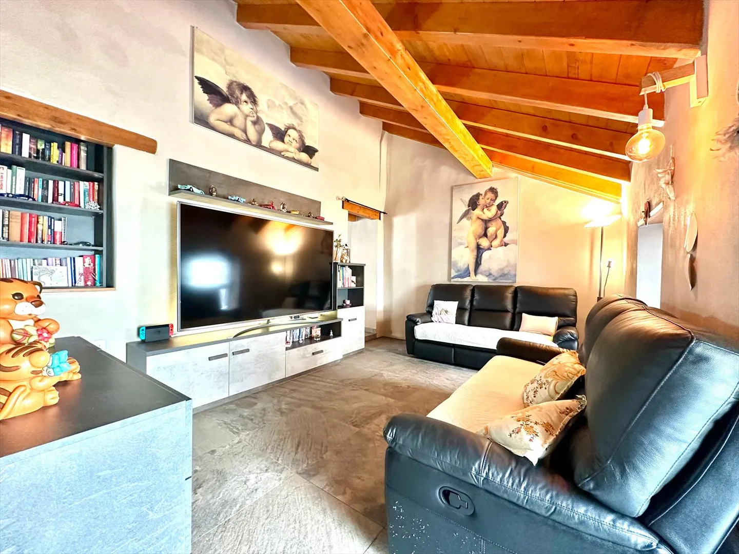 Affascinante casa bifamiliare a Roveredo, nel Canton Grigioni - Foto 3 di 8