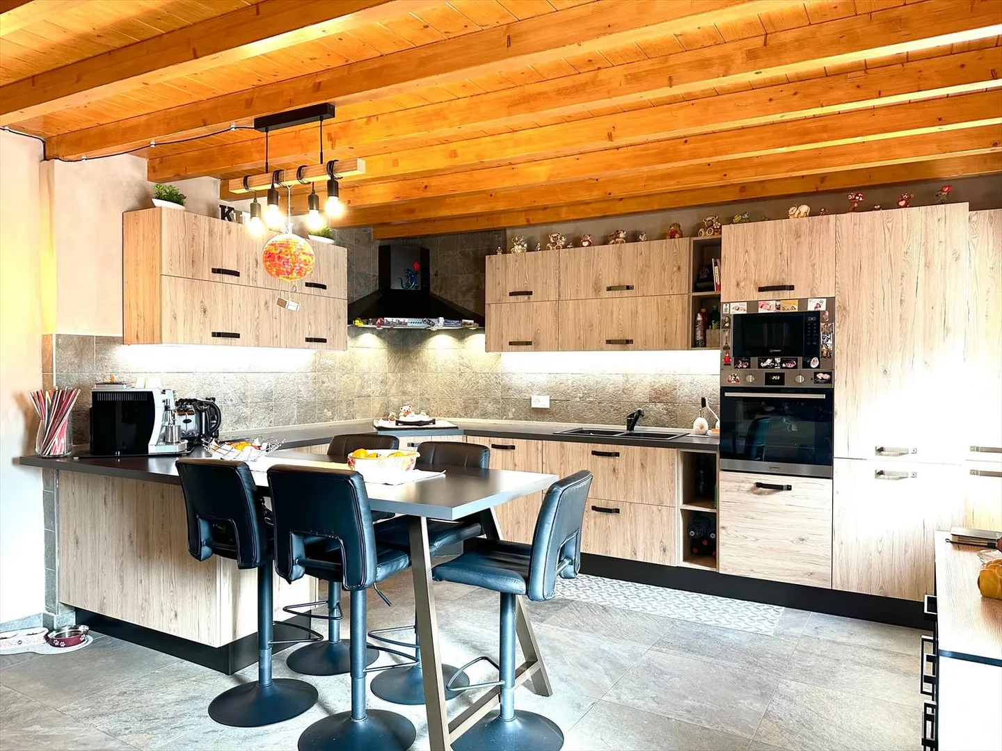 Affascinante casa bifamiliare a Roveredo, nel Canton Grigioni - Foto 4 di 8