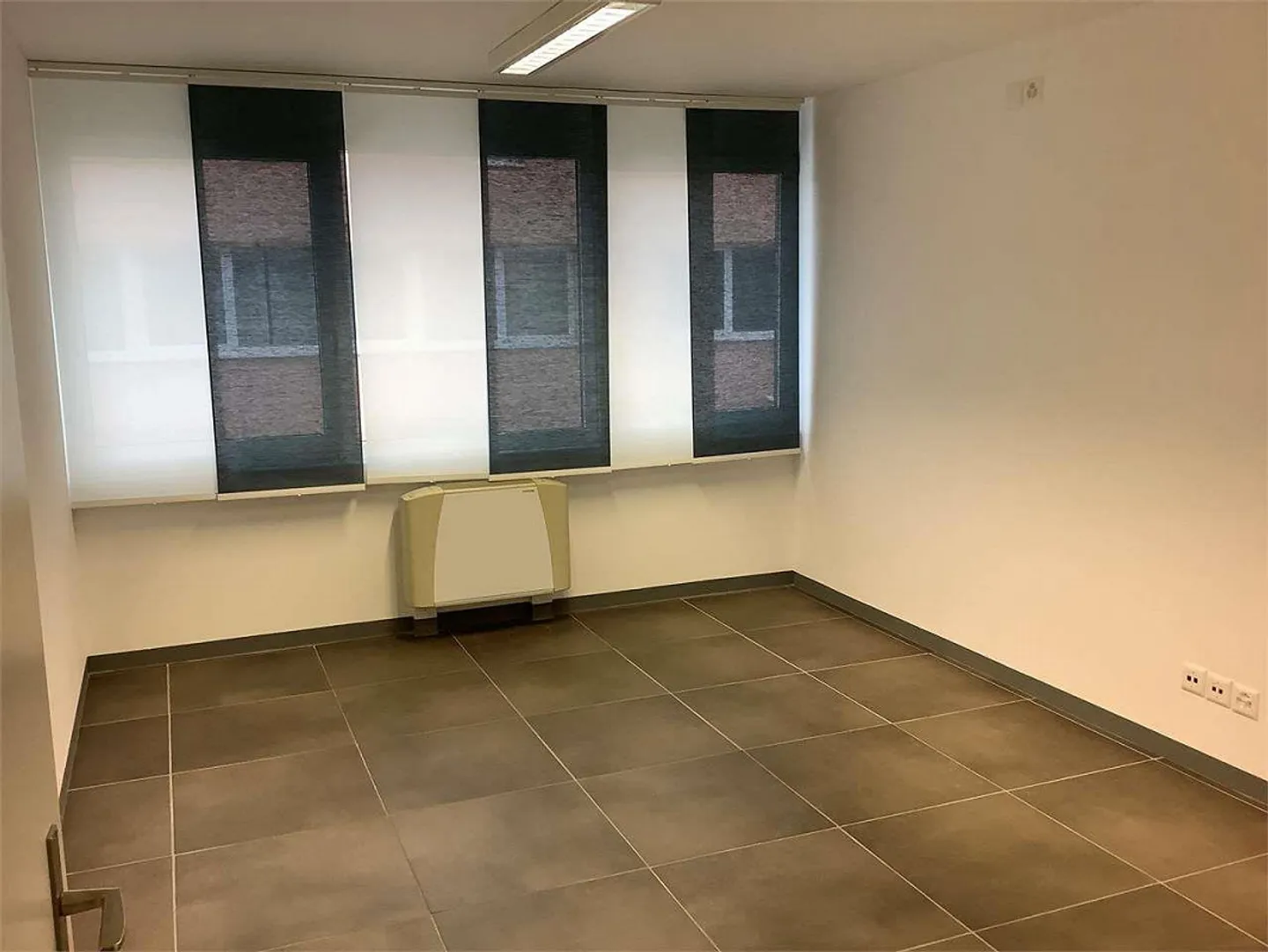 Office with furniture 1 room Lugano center - Photo 7 of 11