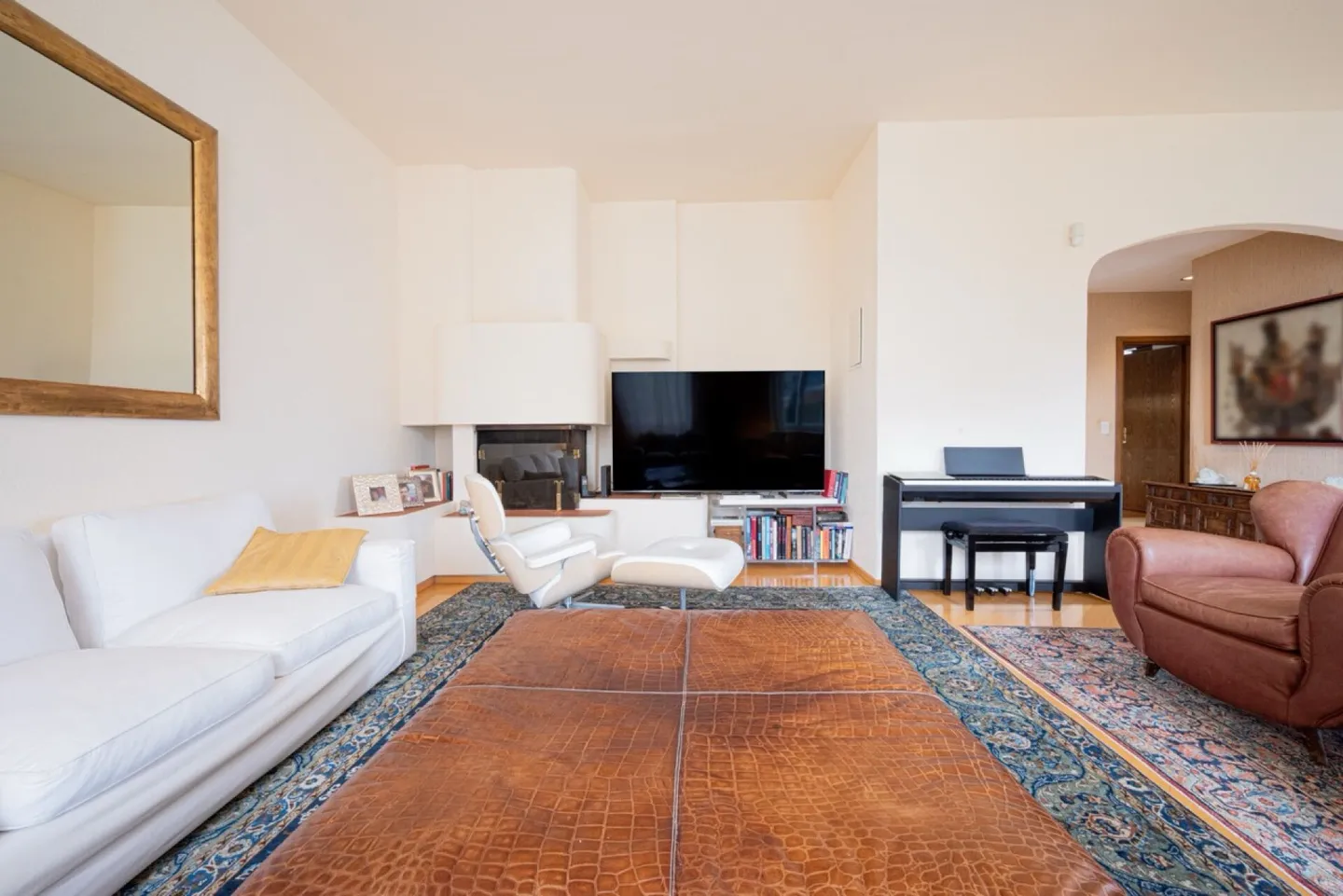 Elegante Wohnung mit Seeblick in einer stilvollen historischen Villa - Foto 4 von 12