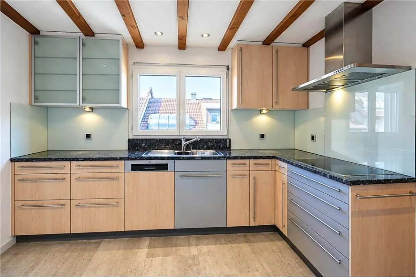 Fast wie im Einfamilienhaus: Gut unterhaltene 5.5-Zimmer-Maisonette... - Foto 3 von 13