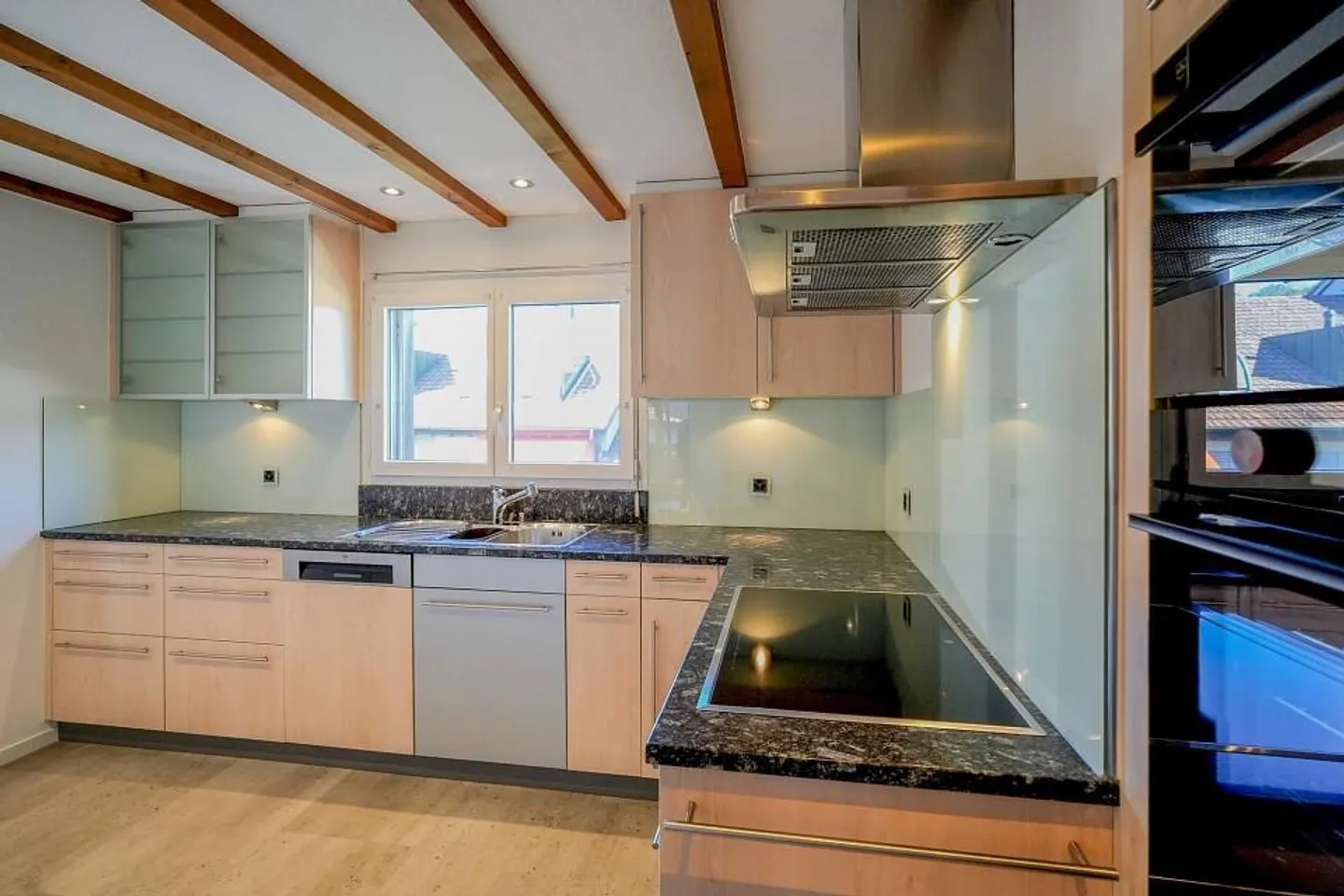 Fast wie im Einfamilienhaus: Gut unterhaltene 5.5-Zimmer-Maisonette... - Foto 8 von 13